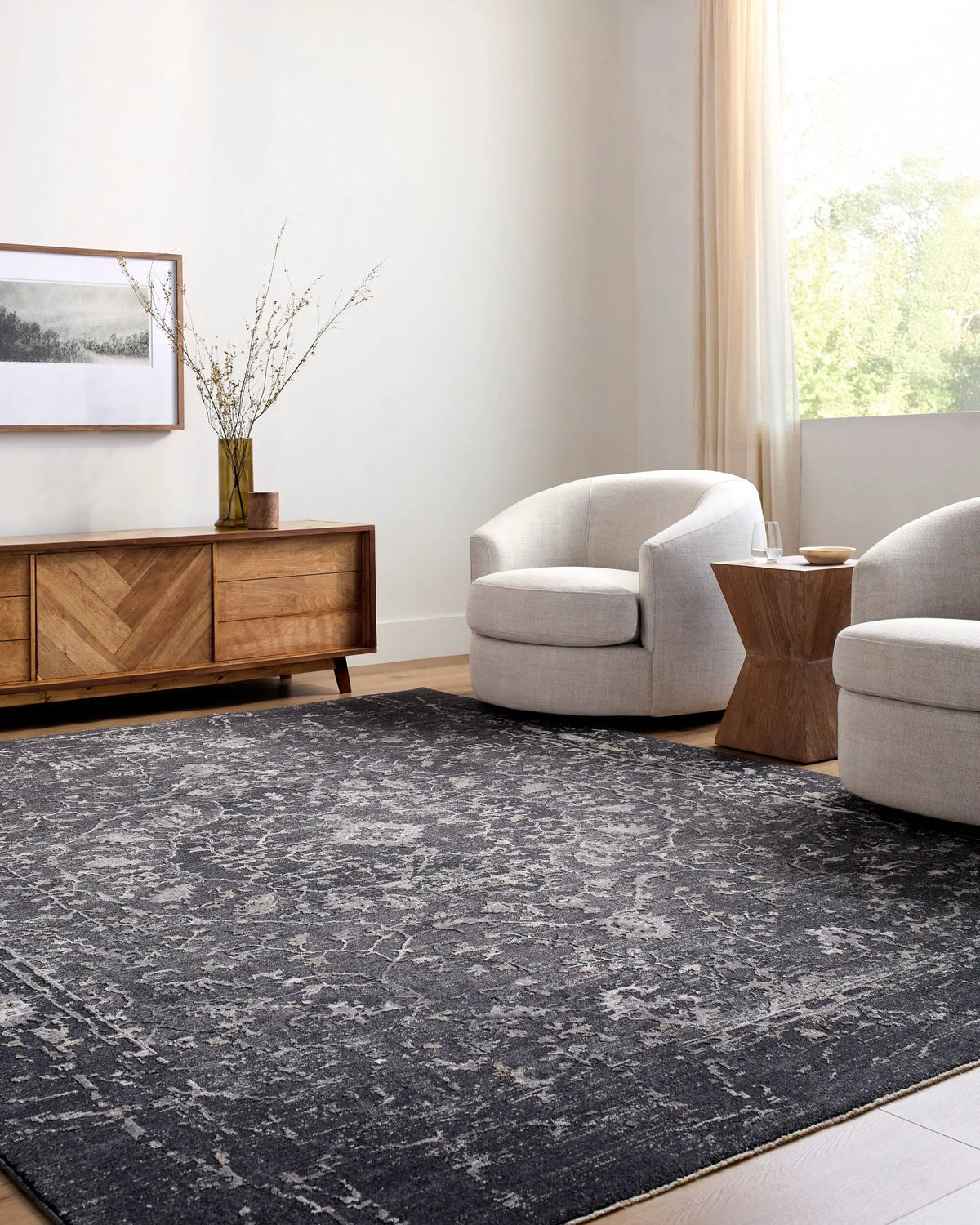 LIVABLISS Gakko GKK-2311 Black Area Rug