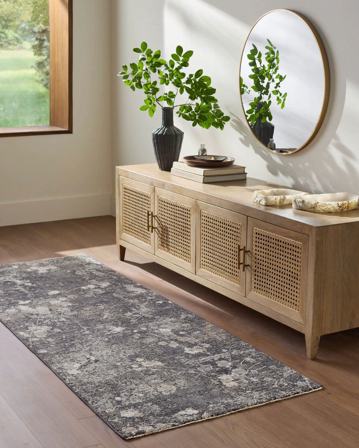 LIVABLISS Gakko GKK-2315 Black Area Rug