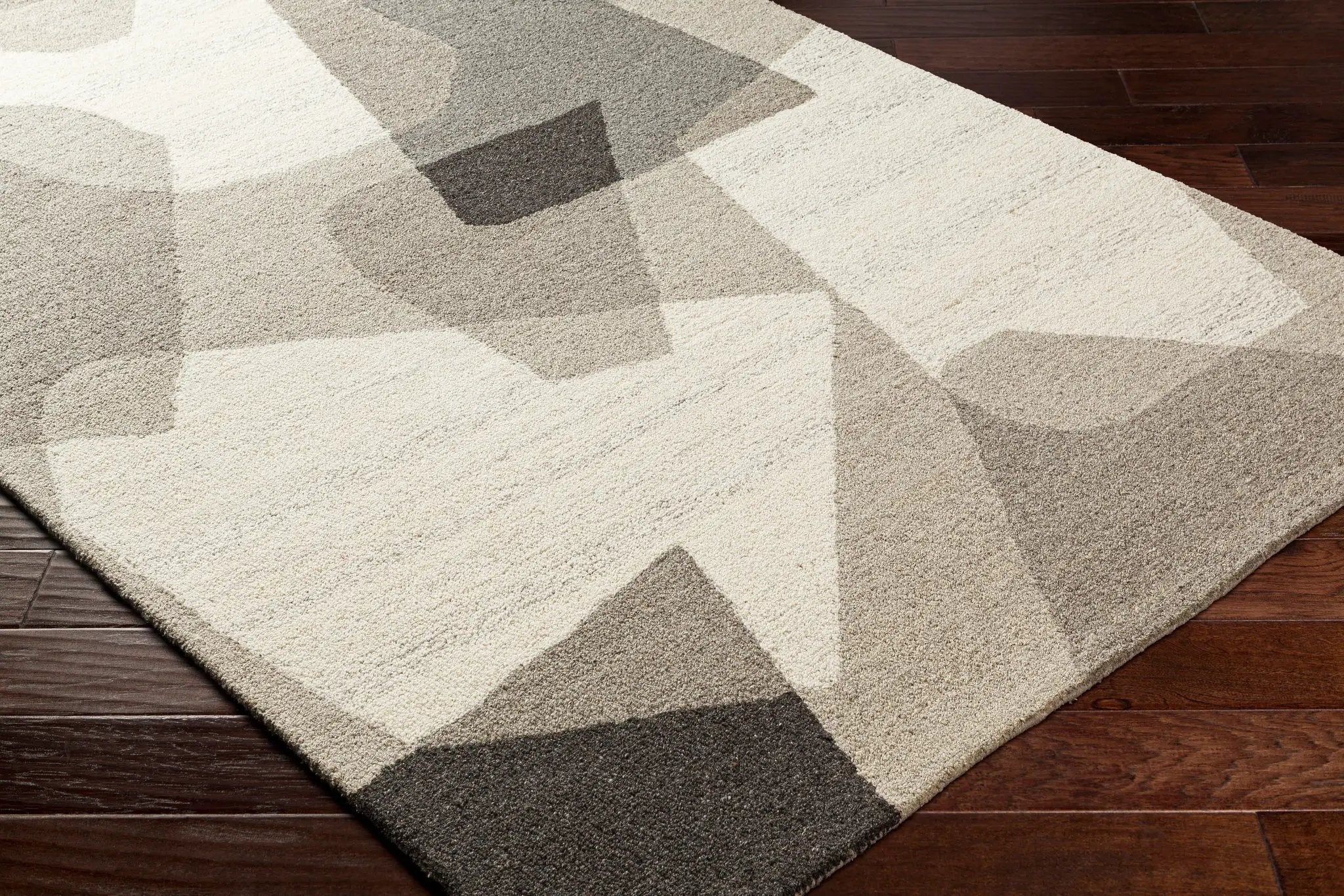 Granada GND-2346 Beige Area Rug by LIVABLISS