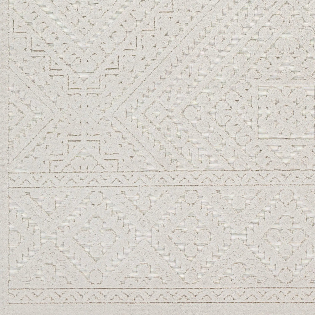 Greenwich GWC-2304 Beige Area Rug by LIVABLISS