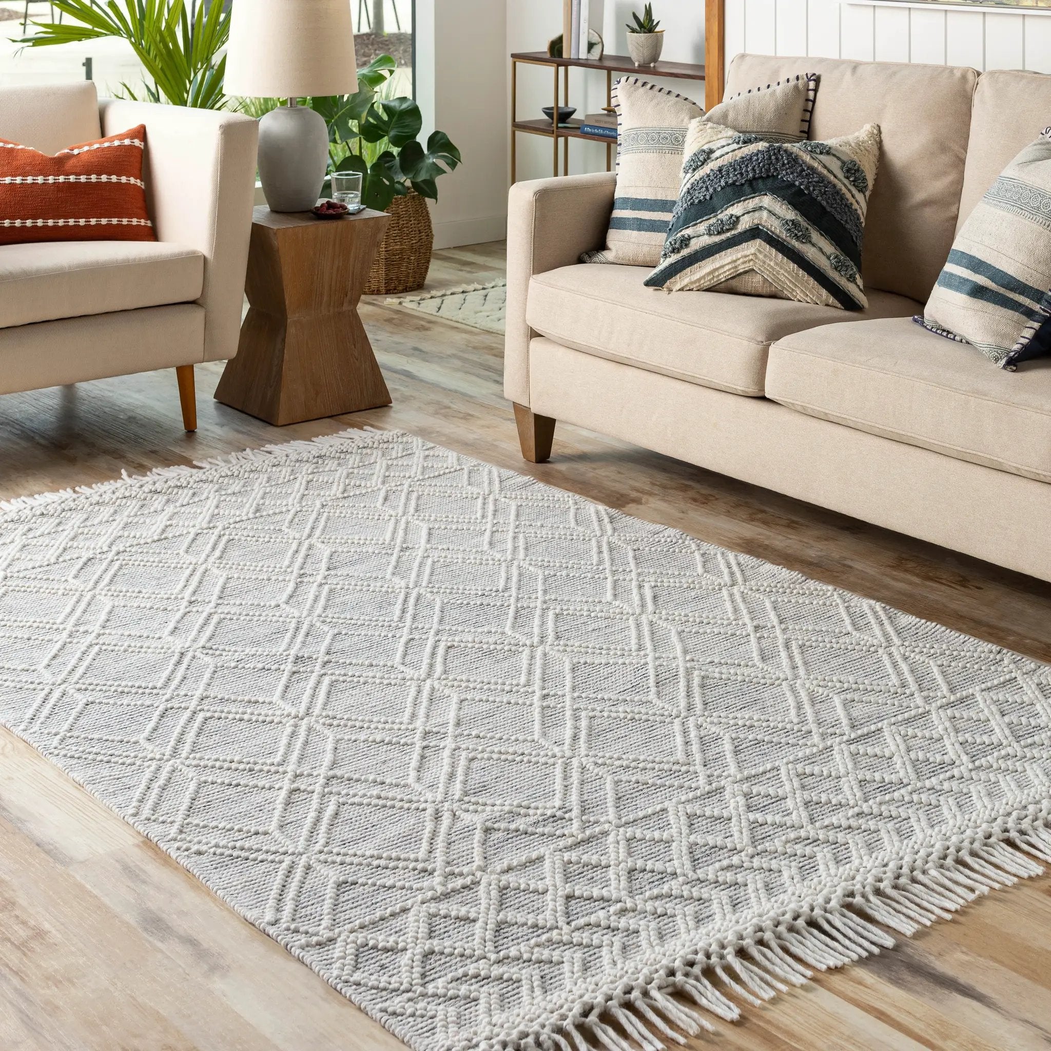 Hemingway HMG-2300 Cream Area Rug by LIVABLISS