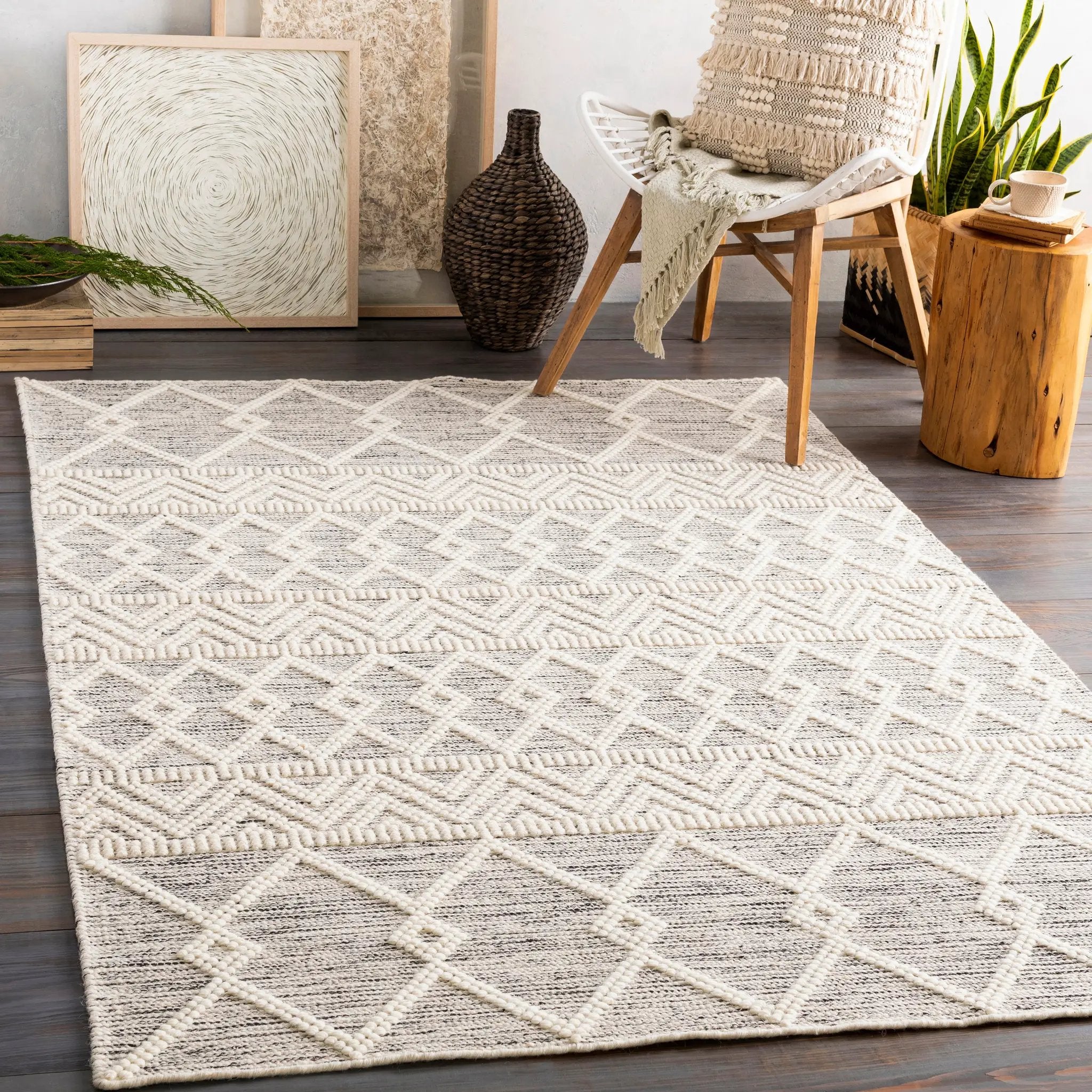 Hygge HYG-2305 Charcoal Area Rug by LIVABLISS
