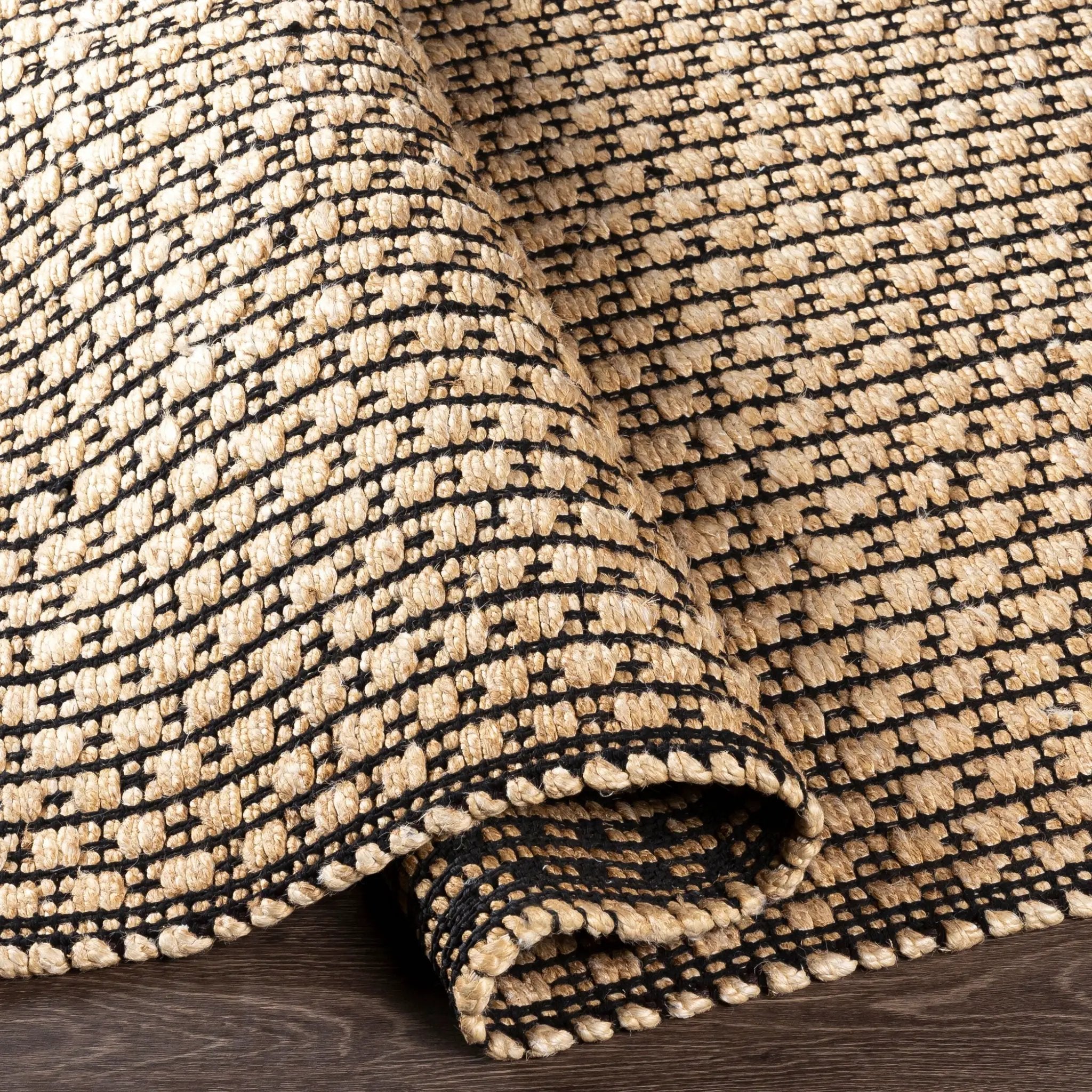 Jasmine JAM-2300 Black Area Rug by LIVABLISS
