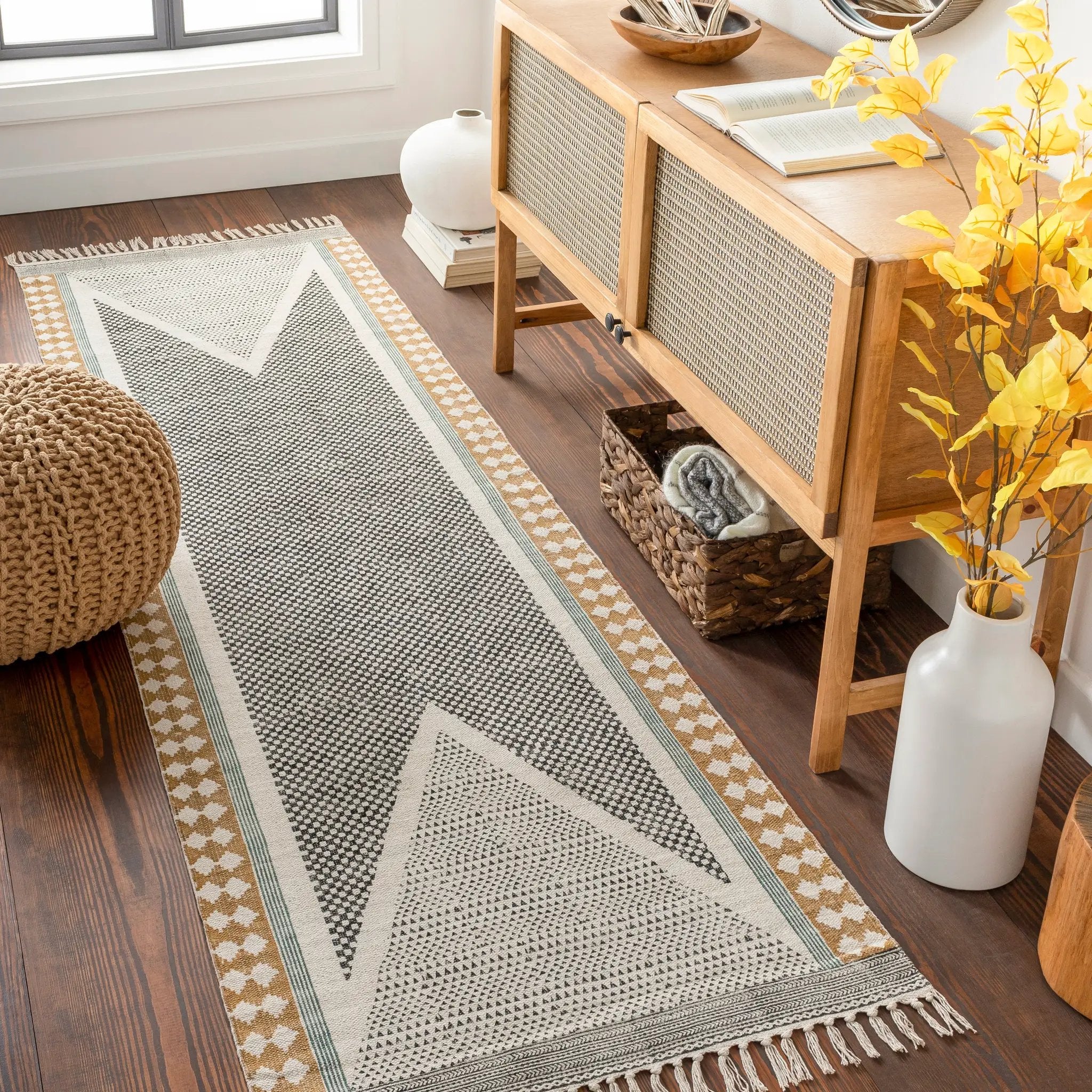 July JUY-2306 Black Area Rug by LIVABLISS