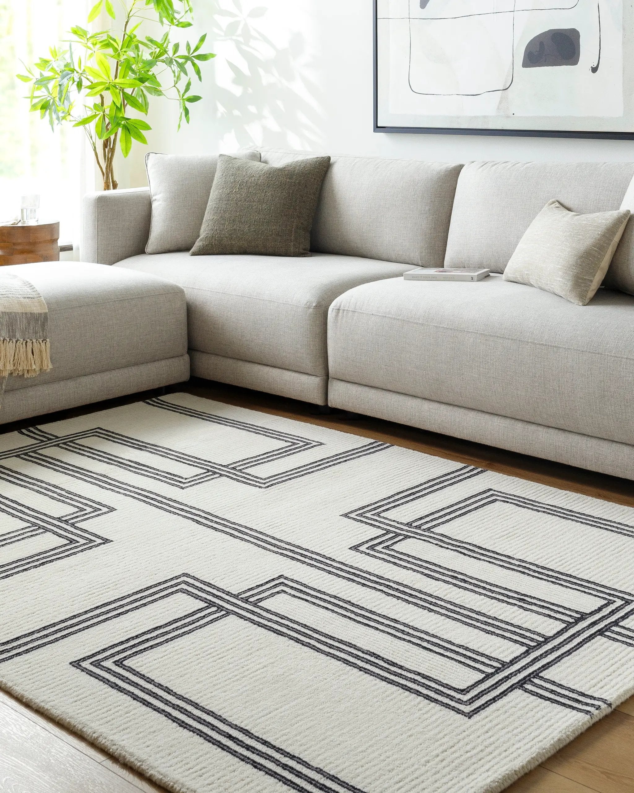 Rossi JWRS-2307 Ivory Area Rug by LIVABLISS