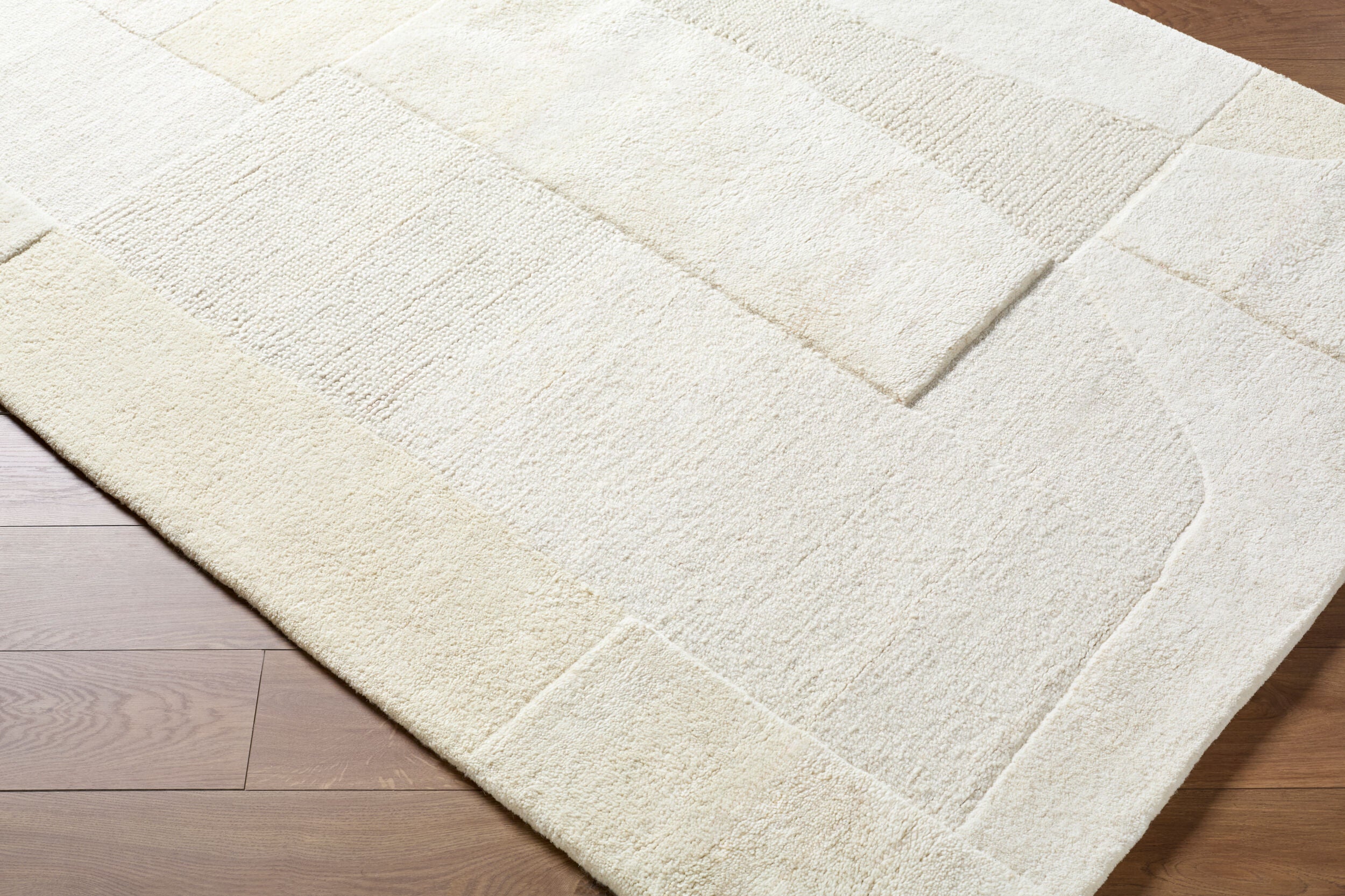 Surya Kinsley KIS-2303 Ivory Area Rug by LIVABLISS