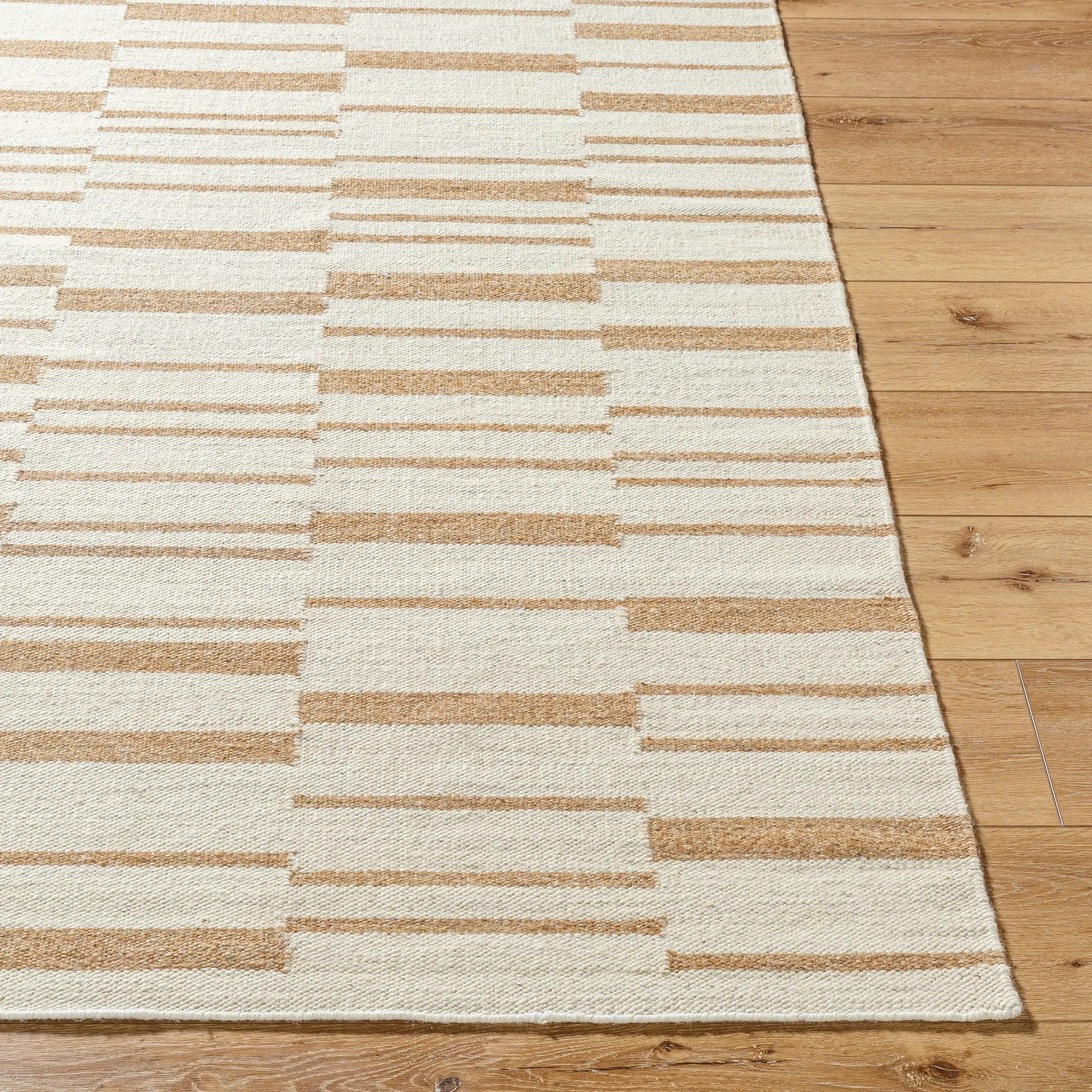 Lanesra LAR-2300 Ivory Area Rug by LIVABLISS