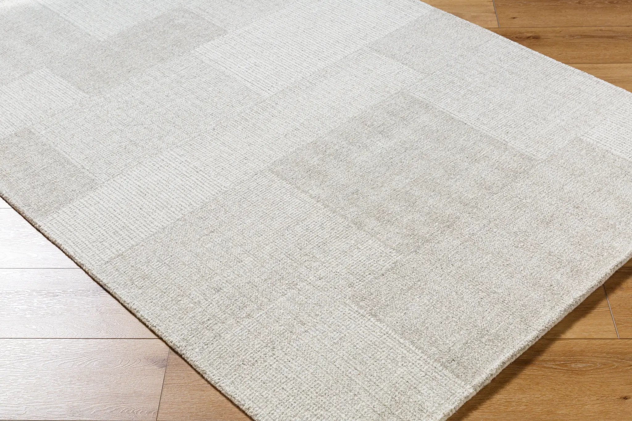 Las Palmas LSS-2301 Beige Area Rug by LIVABLISS