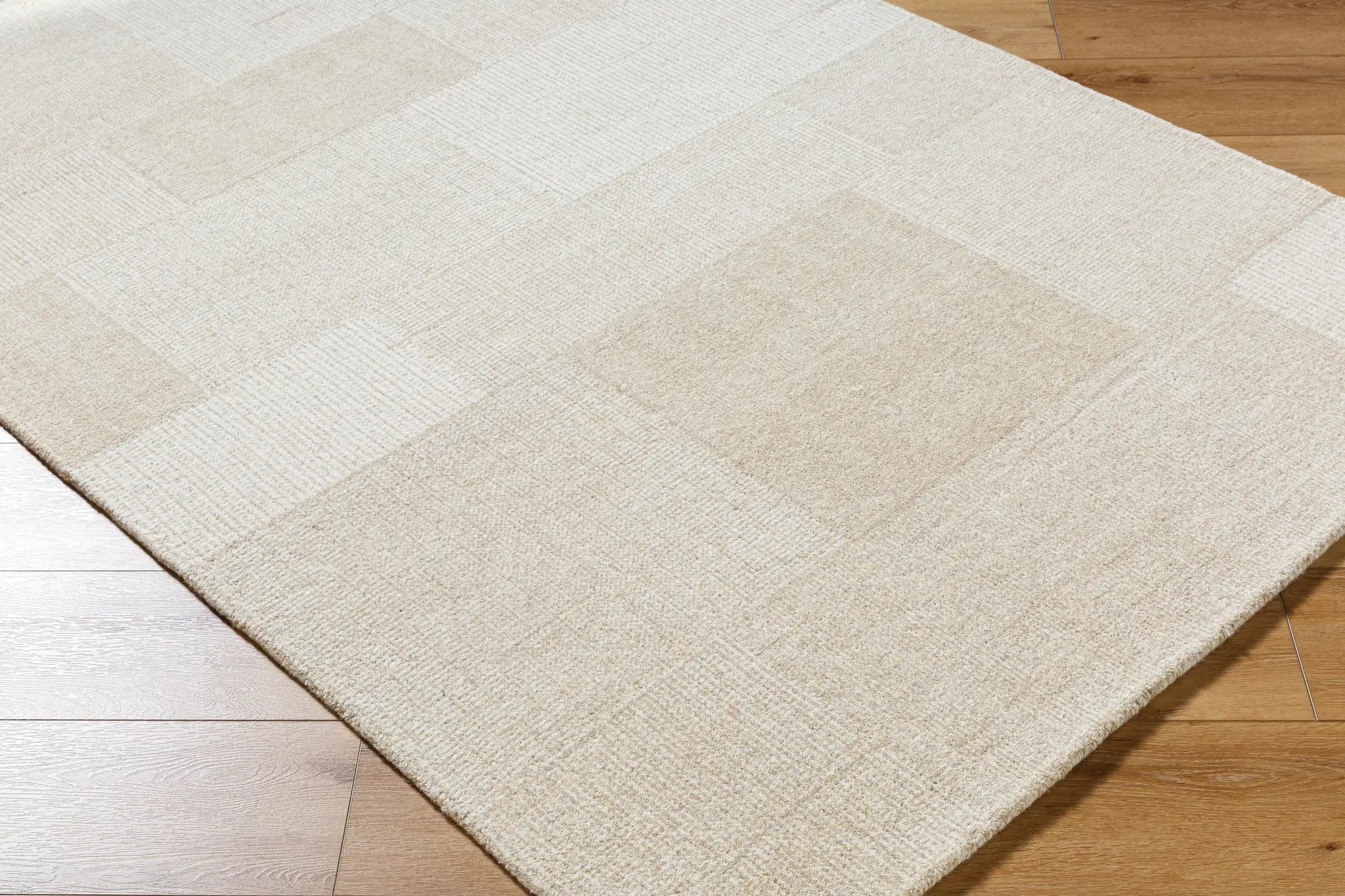 Las Palmas LSS-2303 Ivory Area Rug by LIVABLISS