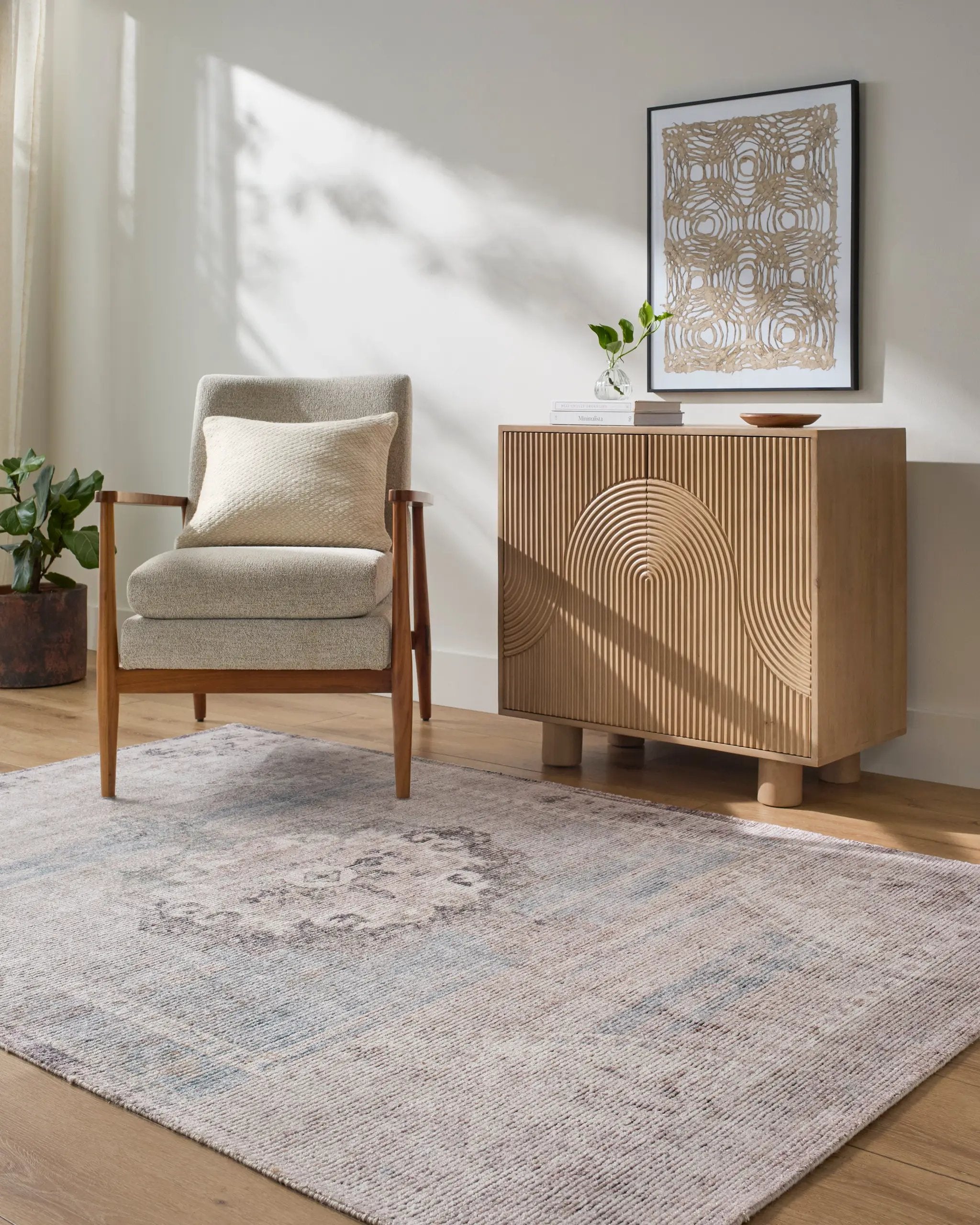 Luton LTN-2300 Mauve Area Rug by LIVABLISS
