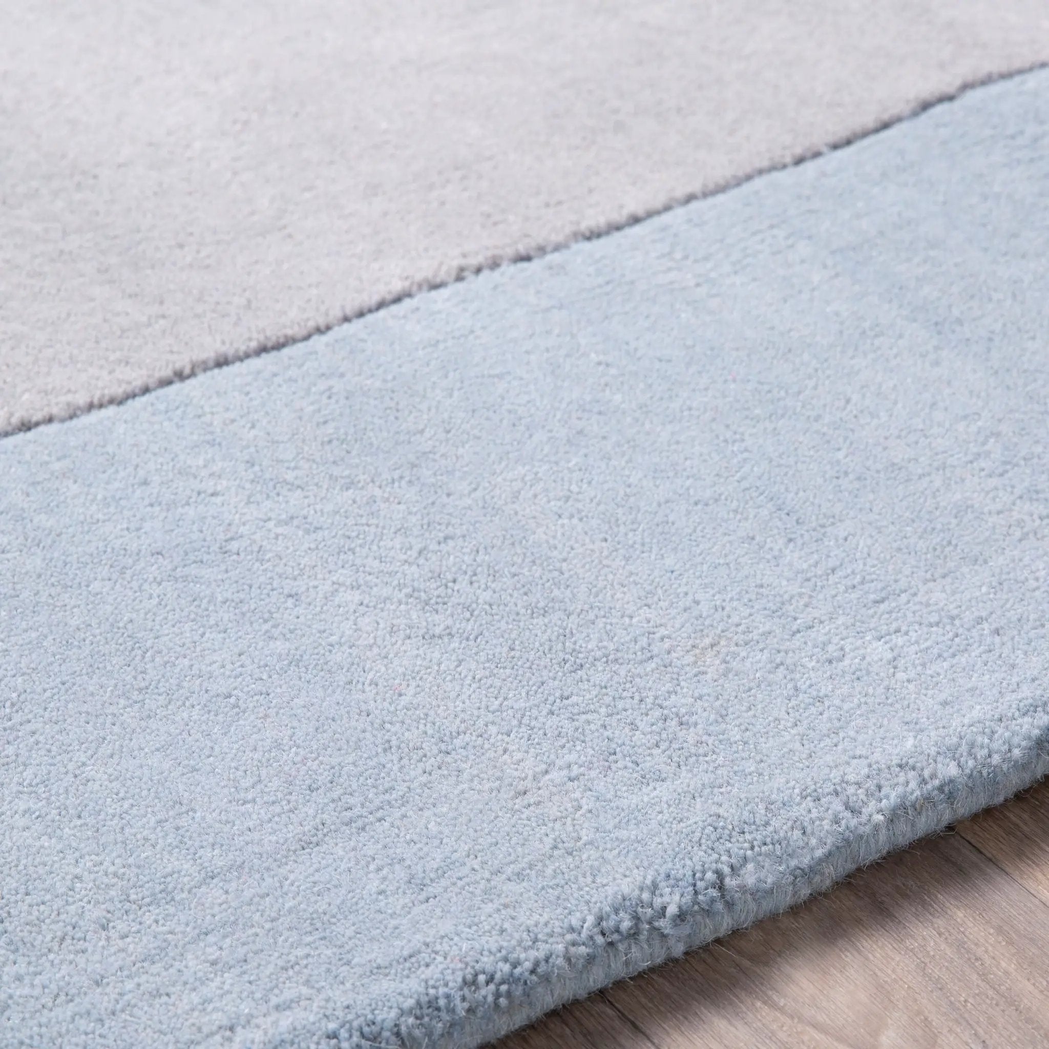 Mystique M-305 Medium Gray Area Rug by LIVABLISS