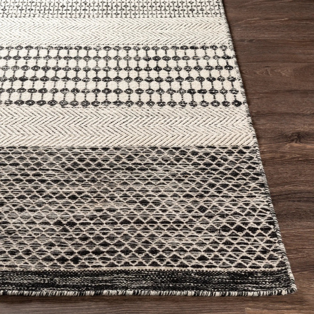 LIVABLISS Mardin MDI-2306 Black Area Rug