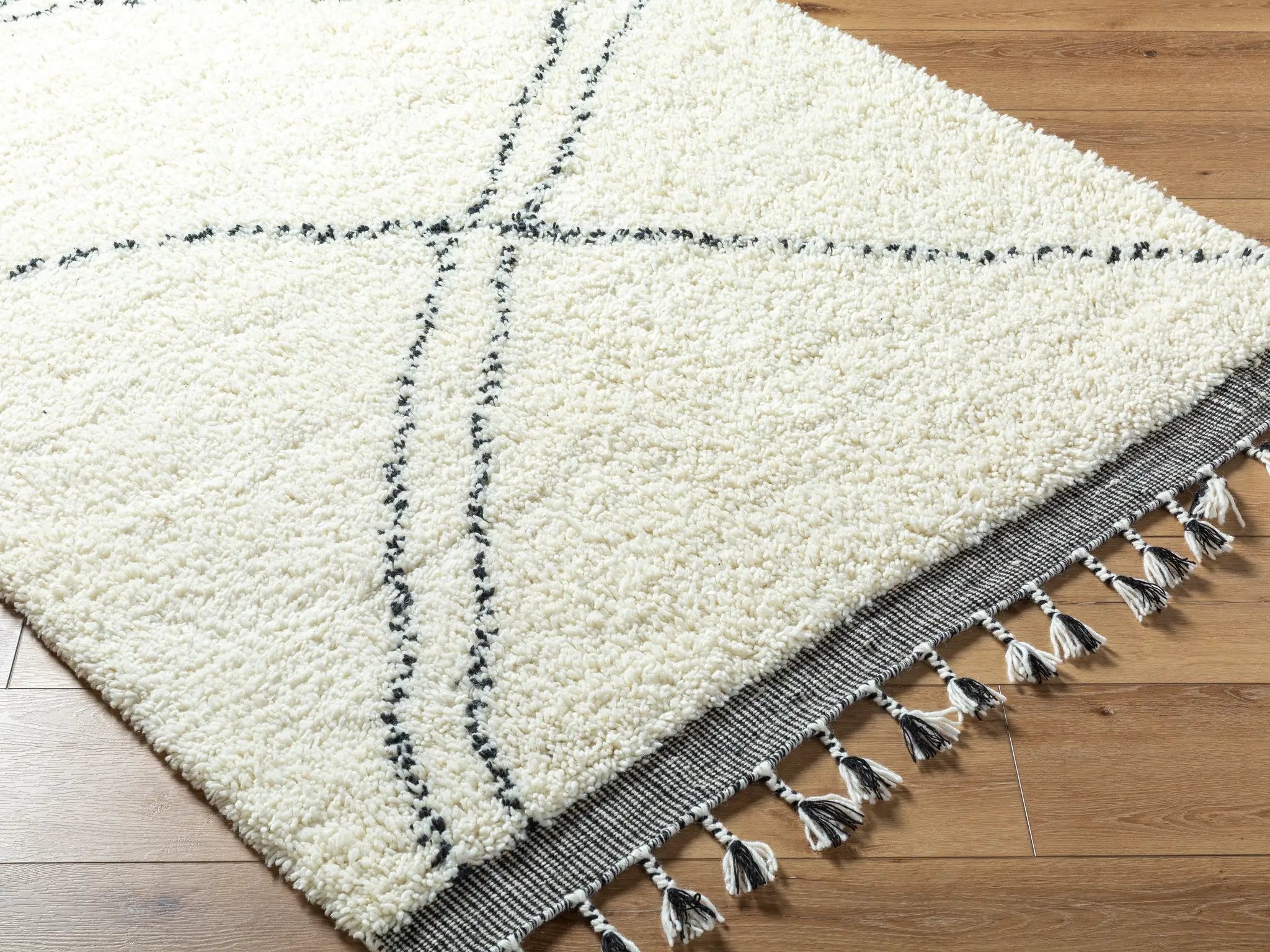 Mirela MMI-2302 Ivory Area Rug by LIVABLISS
