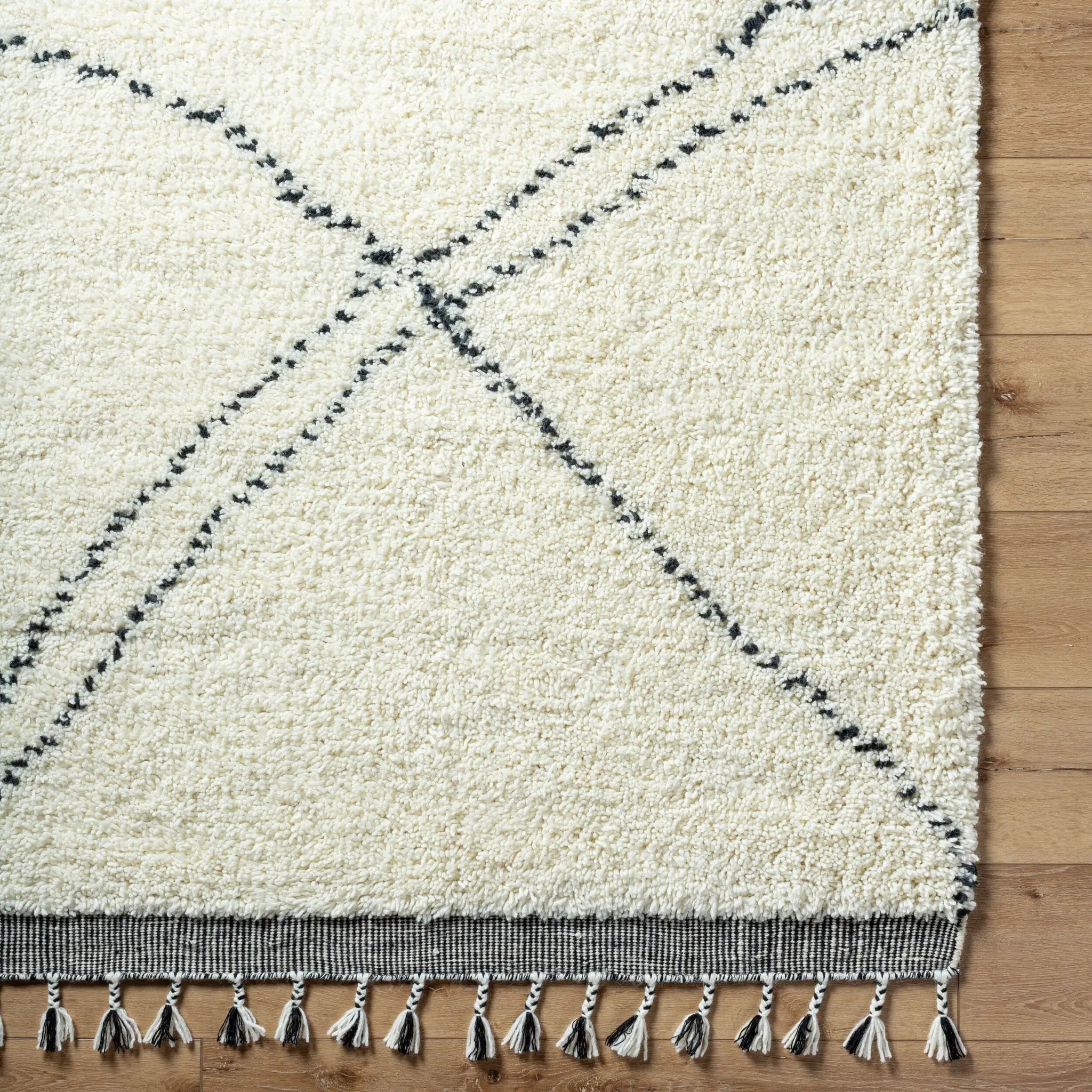 Mirela MMI-2302 Ivory Area Rug by LIVABLISS