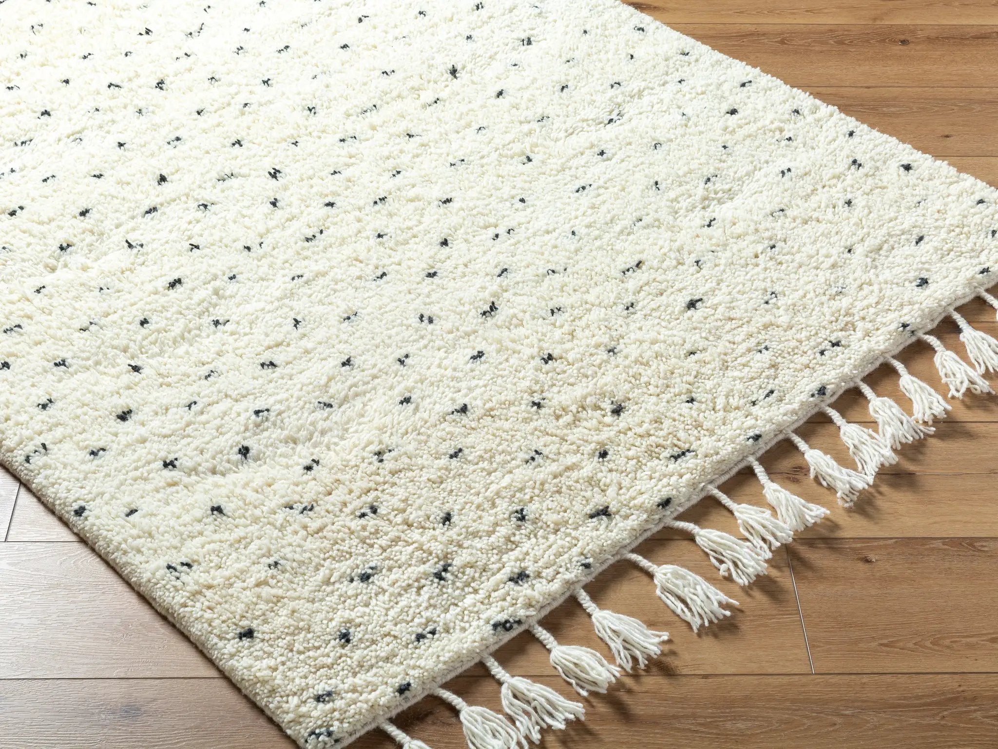 Mirela MMI-2305 Ivory Area Rug by LIVABLISS