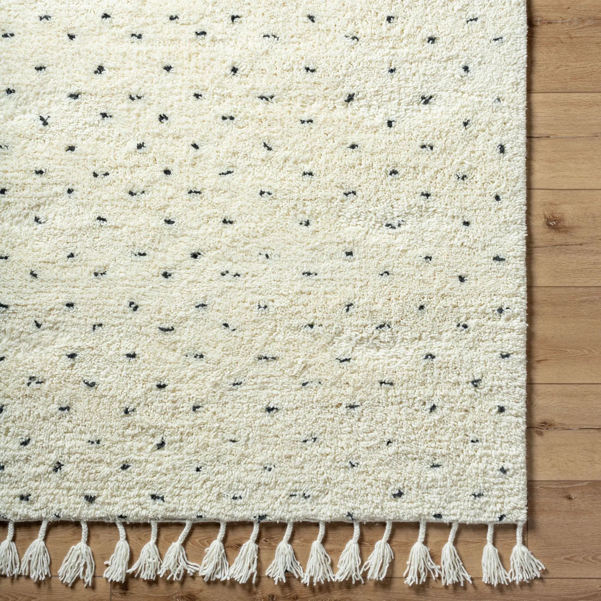 Mirela MMI-2305 Ivory Area Rug by LIVABLISS