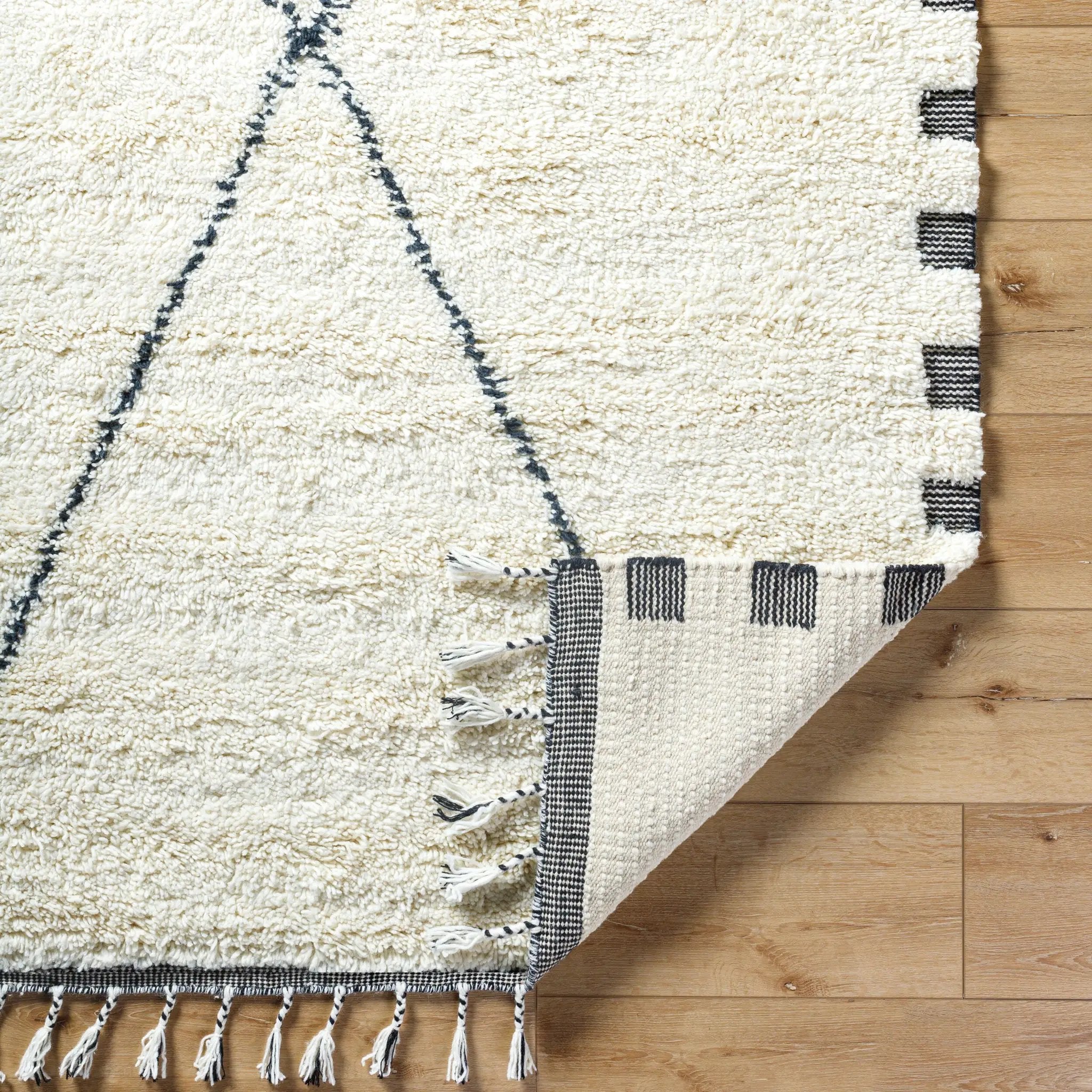 Mirela MMI-2306 Ivory Area Rug by LIVABLISS