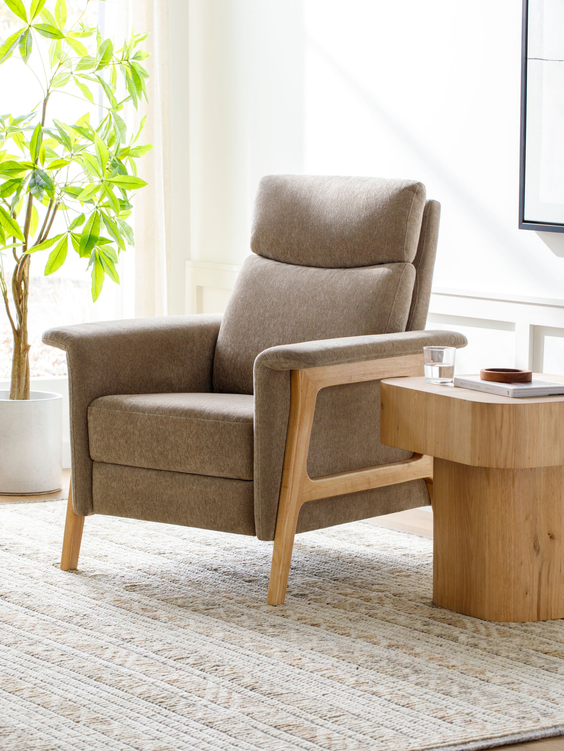 LIVABLISS Scot OCS-001 Accent Chair