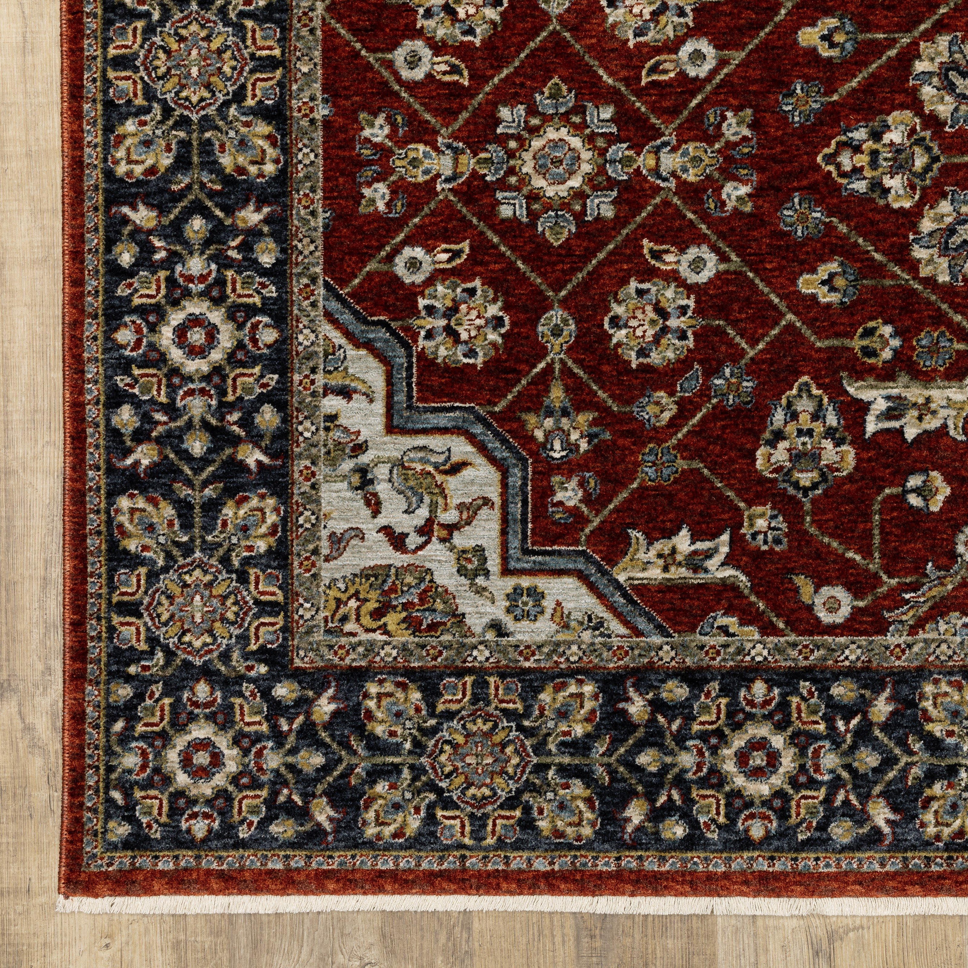 Aberdeen 4151R Red/ Blue Traditional Area Rug by Oriental Weavers