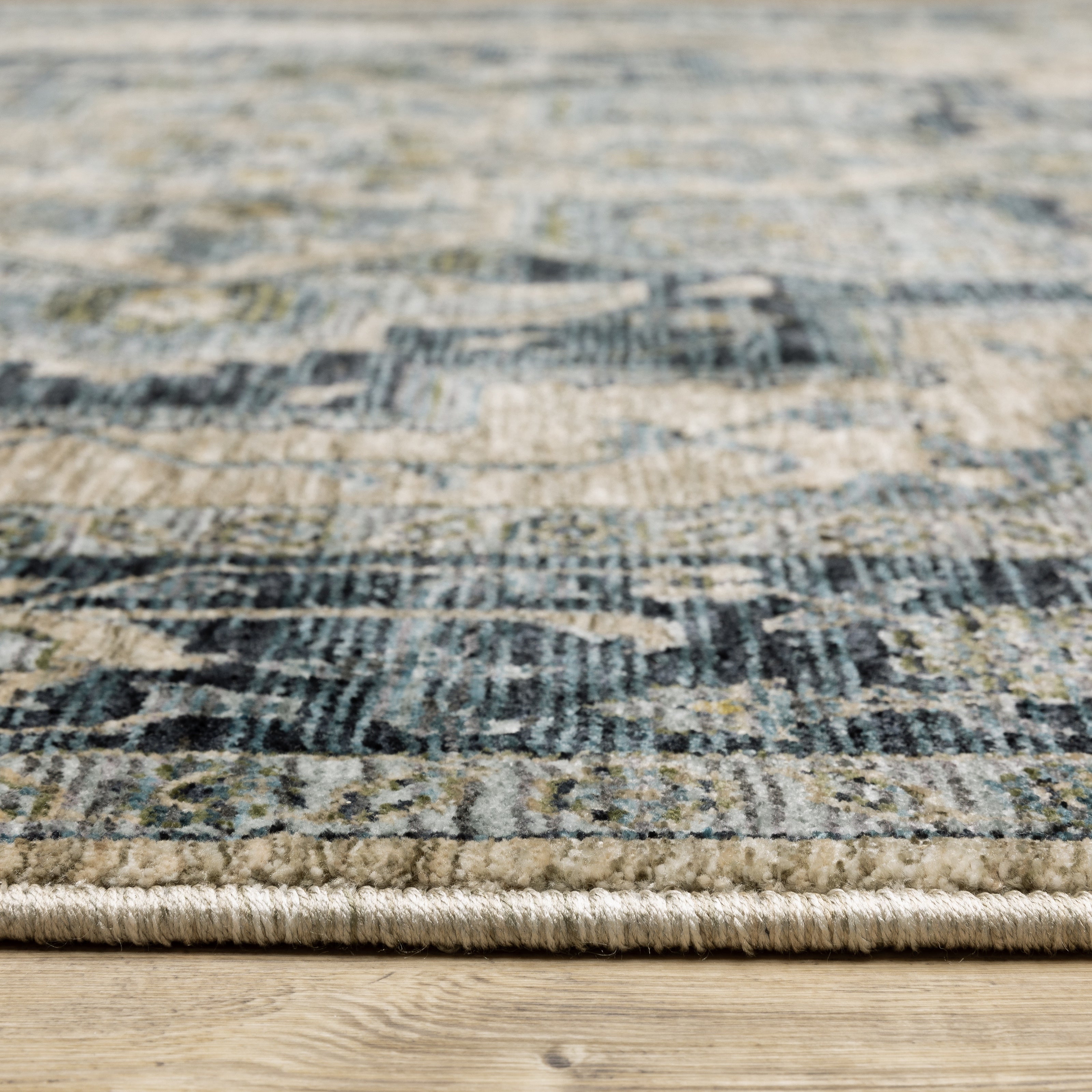 Aberdeen 051G1 Blue/ Tan Traditional Area Rug by Oriental Weavers