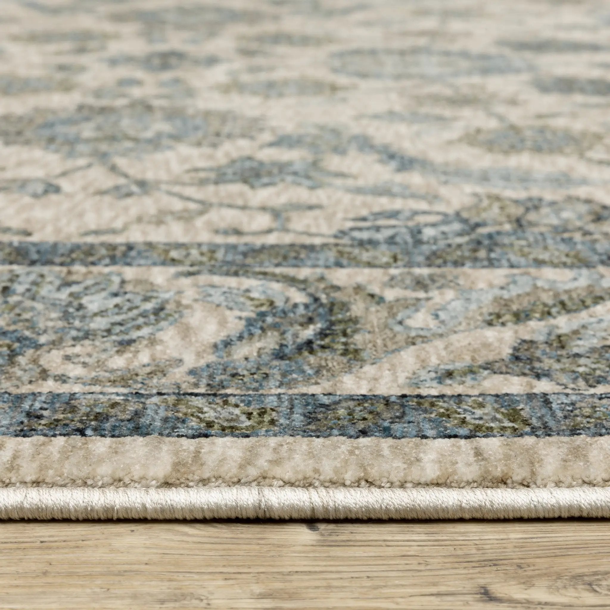 Aberdeen 070I1 Beige/ Blue Area Rug by Oriental Weavers