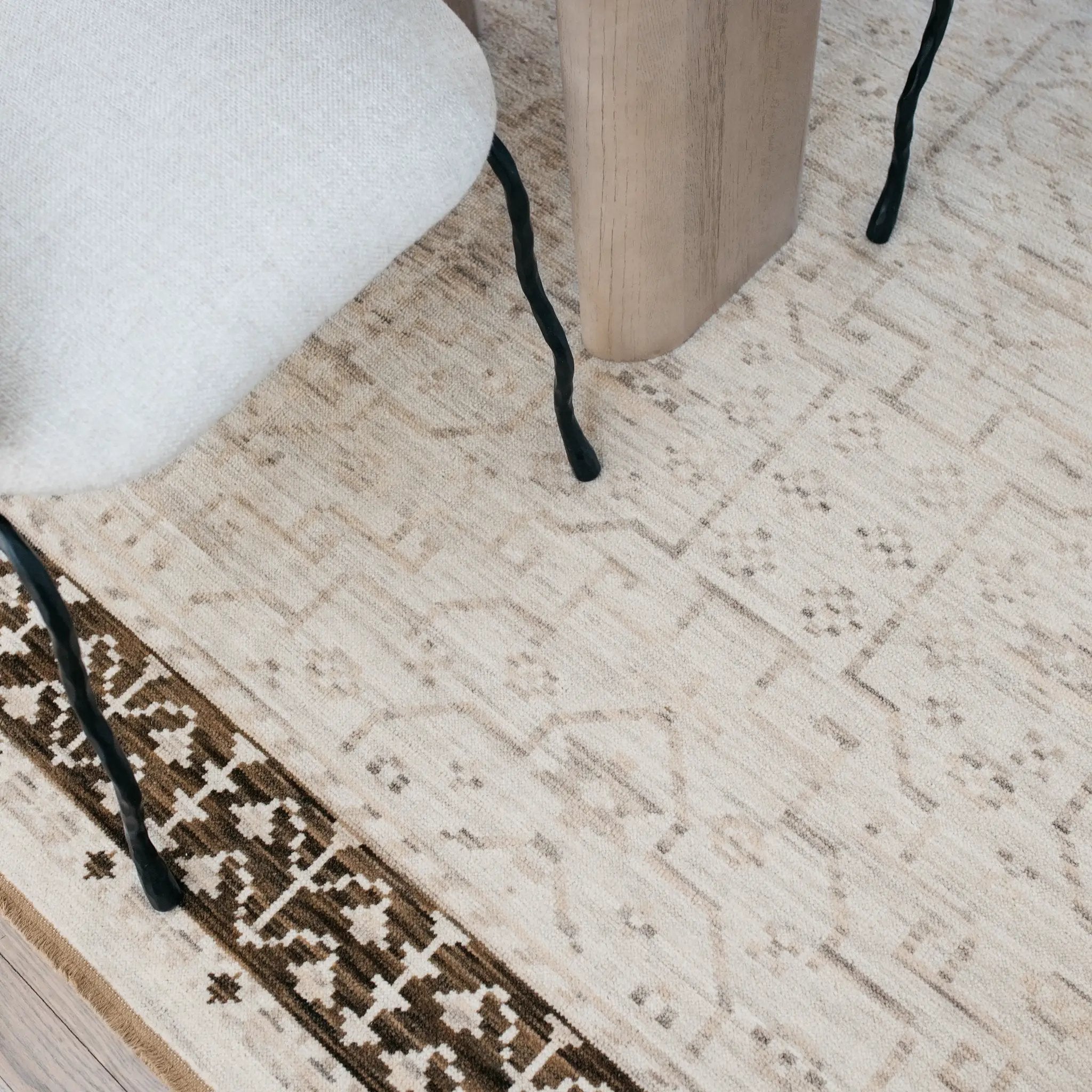 Acacia ACA02 Beige/ Brown Area Rug by Oriental Weavers