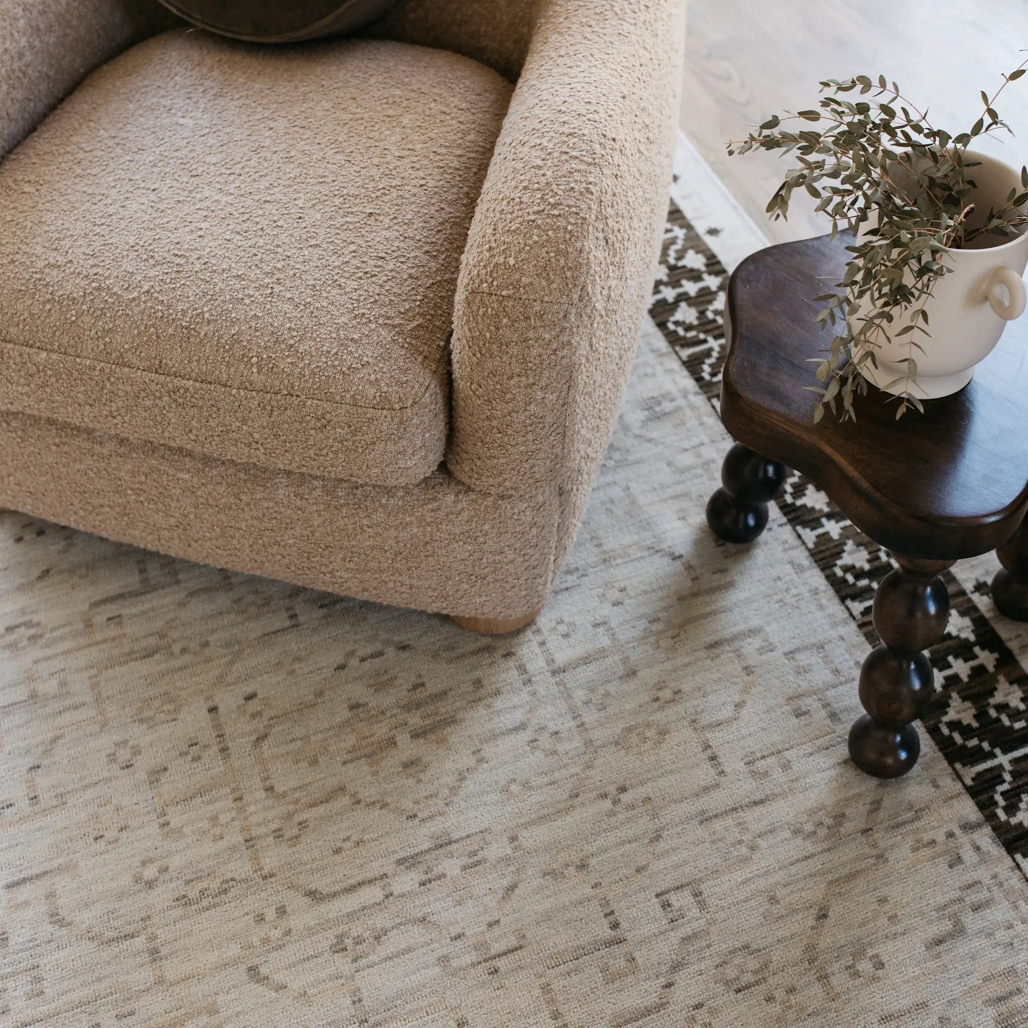 Acacia ACA02 Beige/ Brown Area Rug by Oriental Weavers