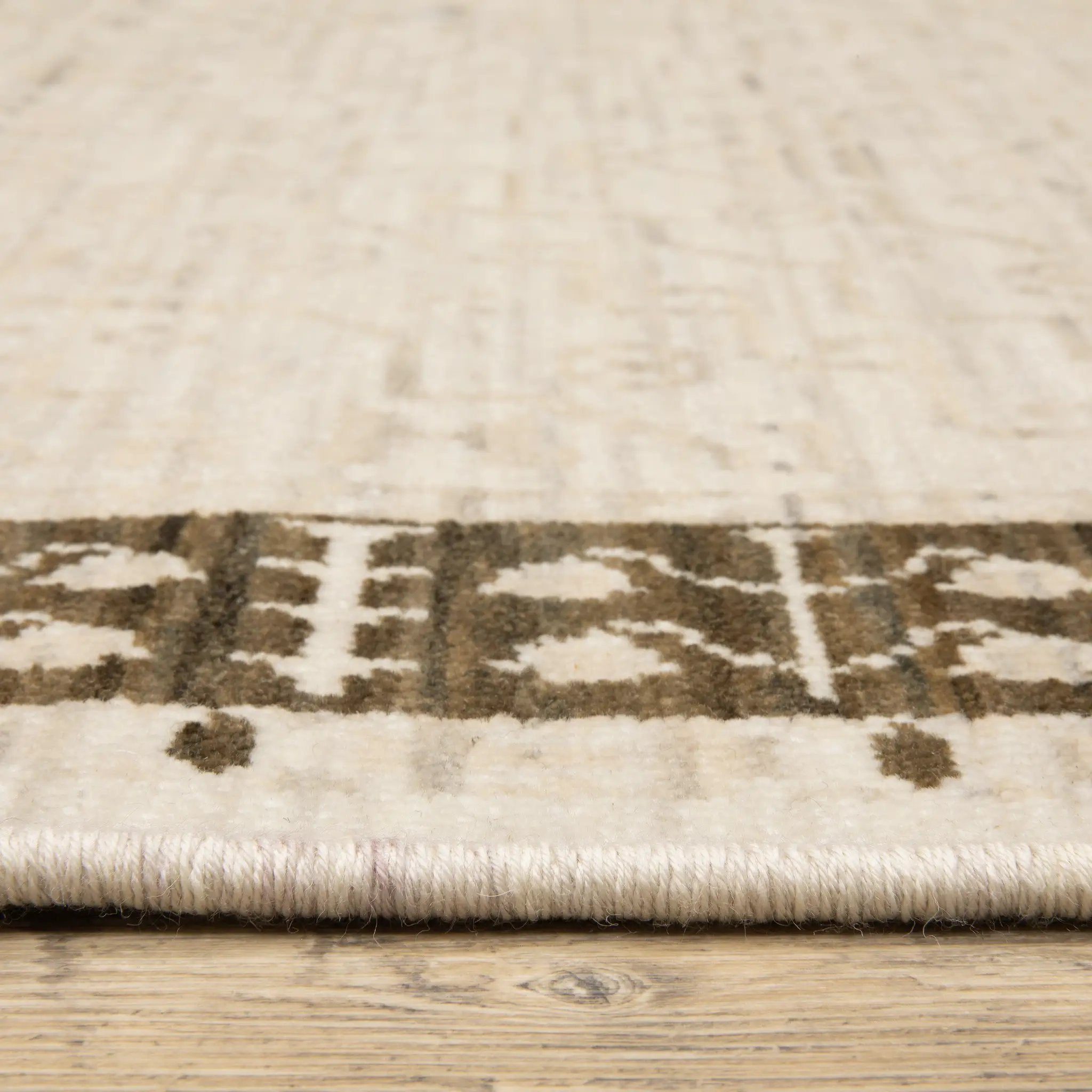 Acacia ACA02 Beige/ Brown Area Rug by Oriental Weavers