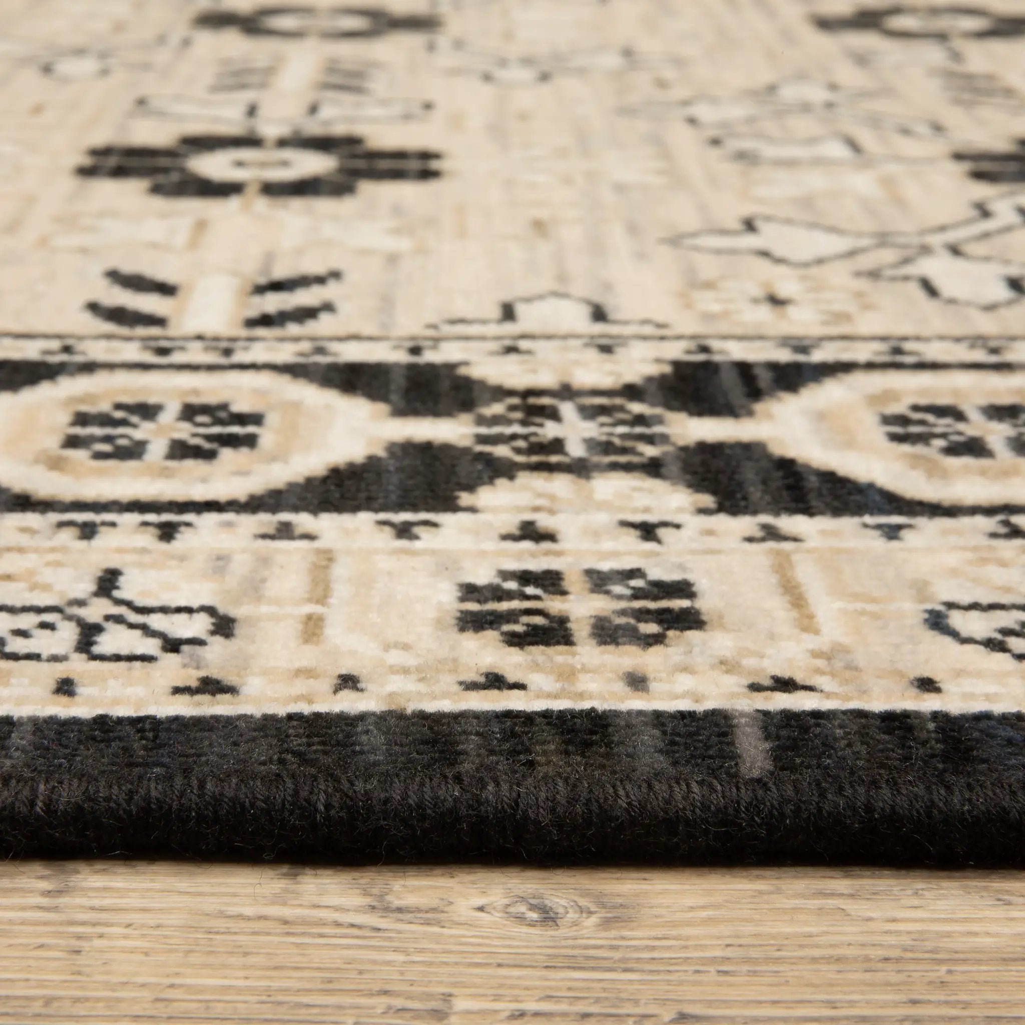 Acacia ACA09 Beige/ Black Area Rug by Oriental Weavers