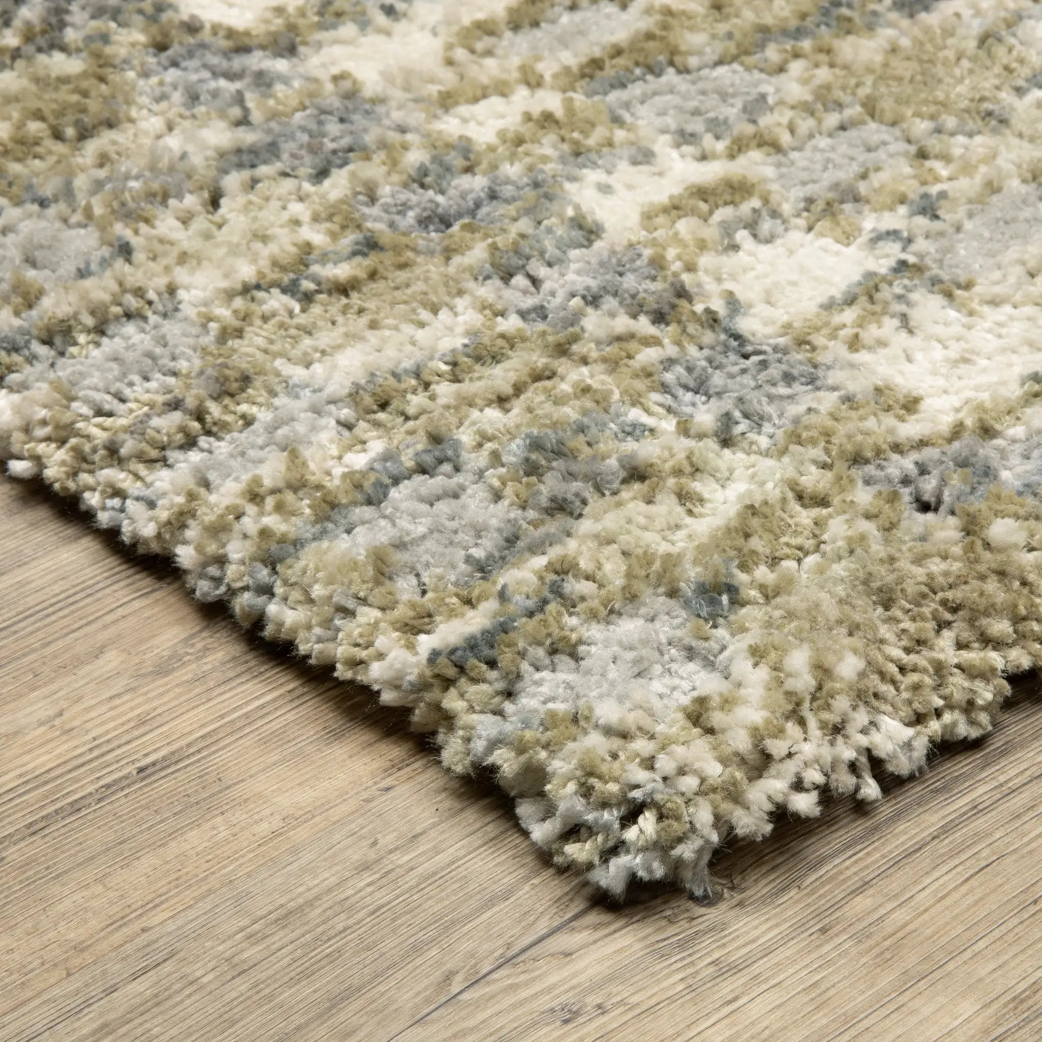 Aspen 3052A Gold/ Grey Area Rug by Oriental Weavers