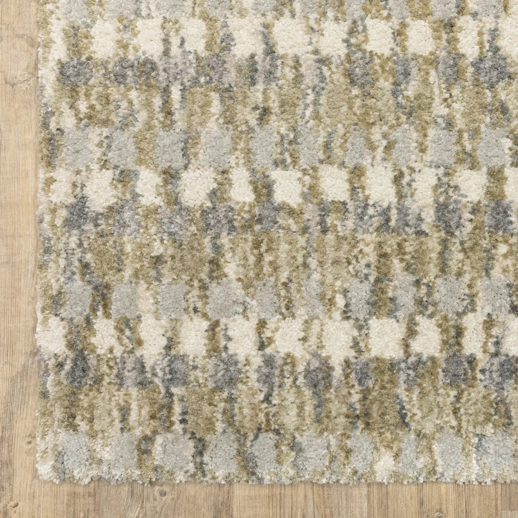 Aspen 3052A Gold/ Grey Area Rug by Oriental Weavers
