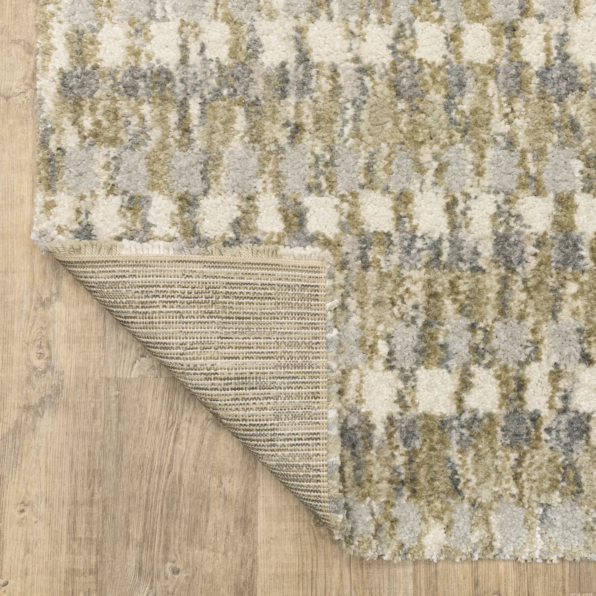 Aspen 3052A Gold/ Grey Area Rug by Oriental Weavers