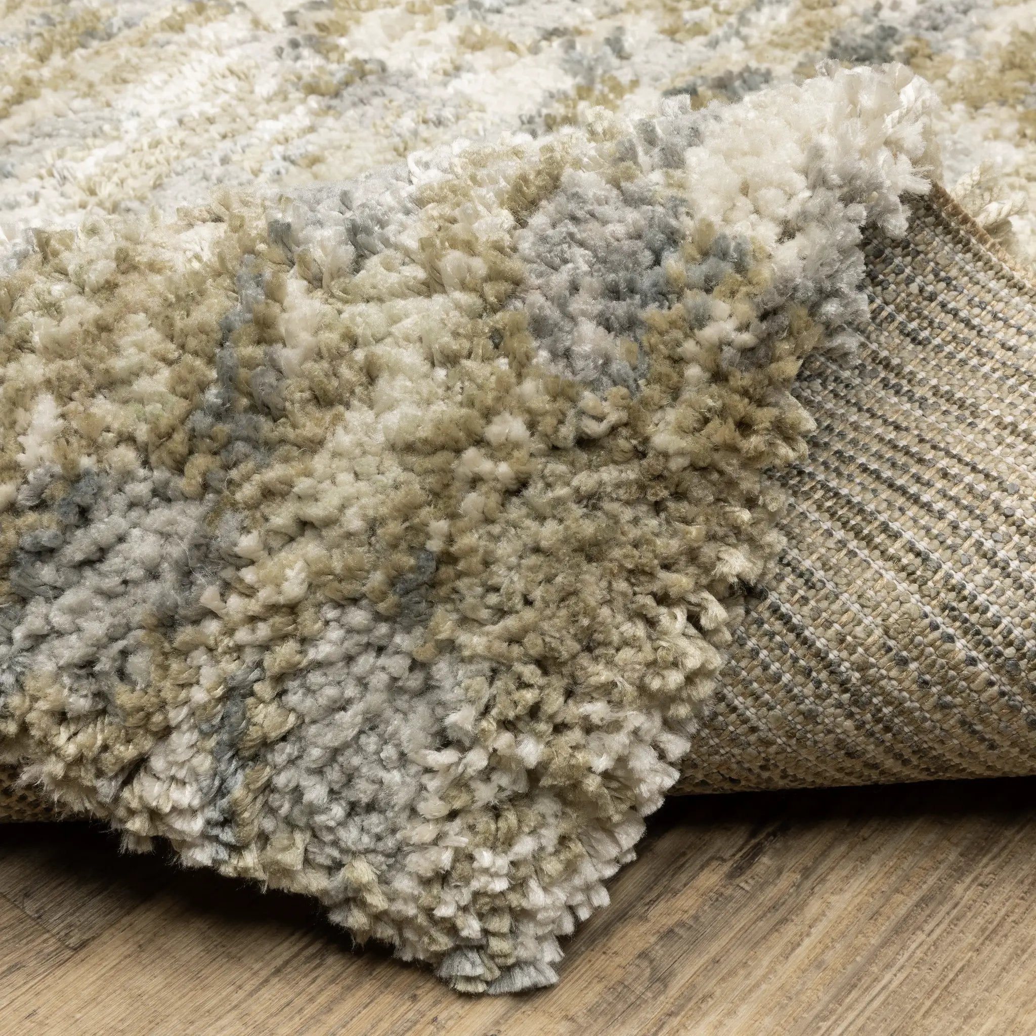 Aspen 3052A Gold/ Grey Area Rug by Oriental Weavers