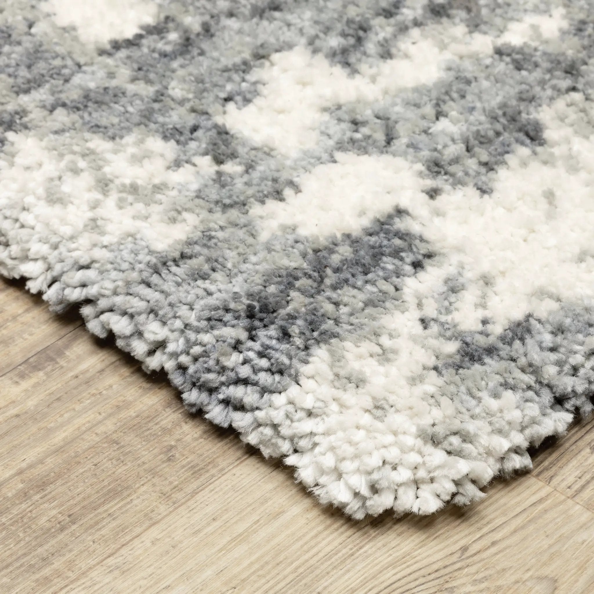 Aspen 003H9 Grey/ Ivory Area Rug by Oriental Weavers