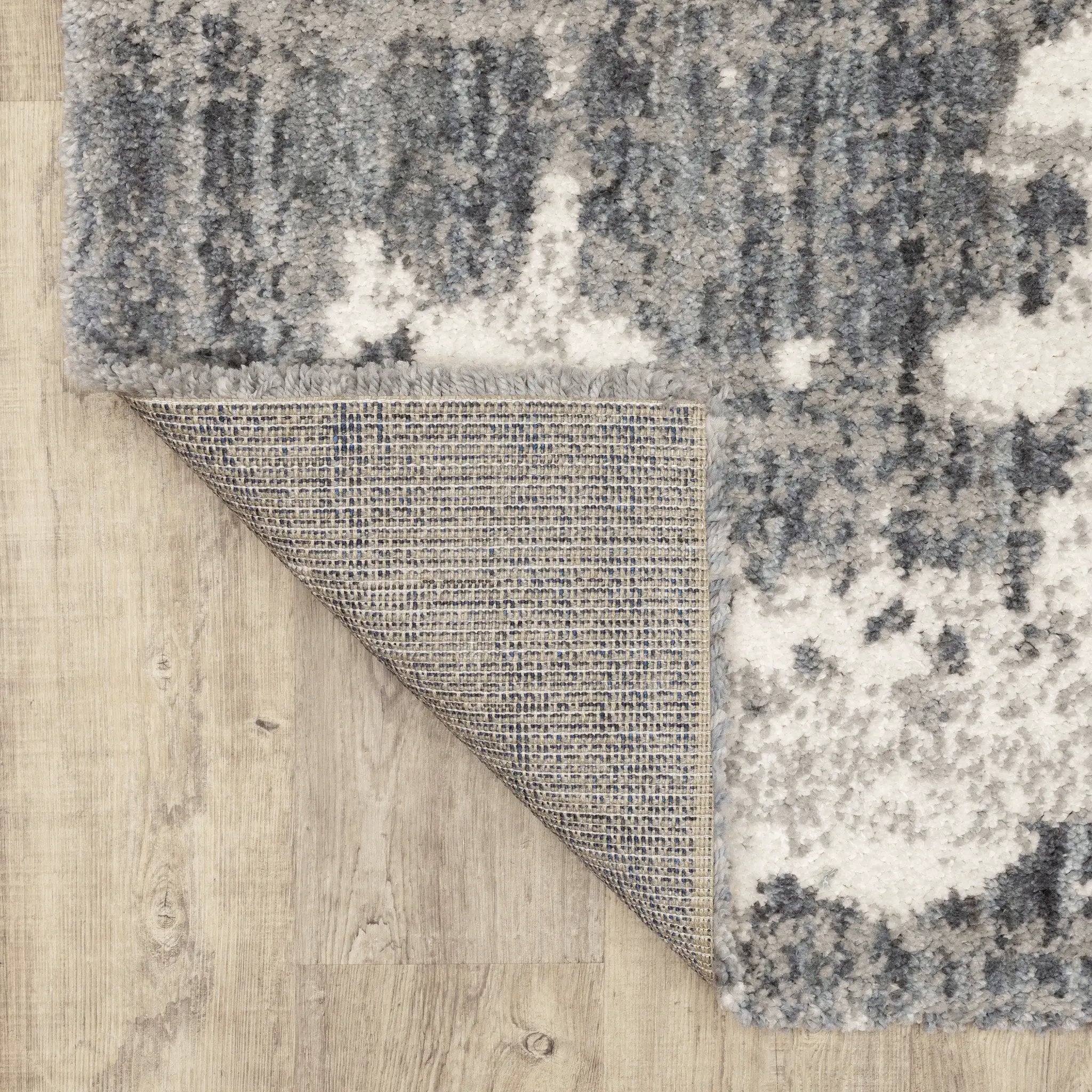Aspen 003H9 Grey/ Ivory Area Rug by Oriental Weavers