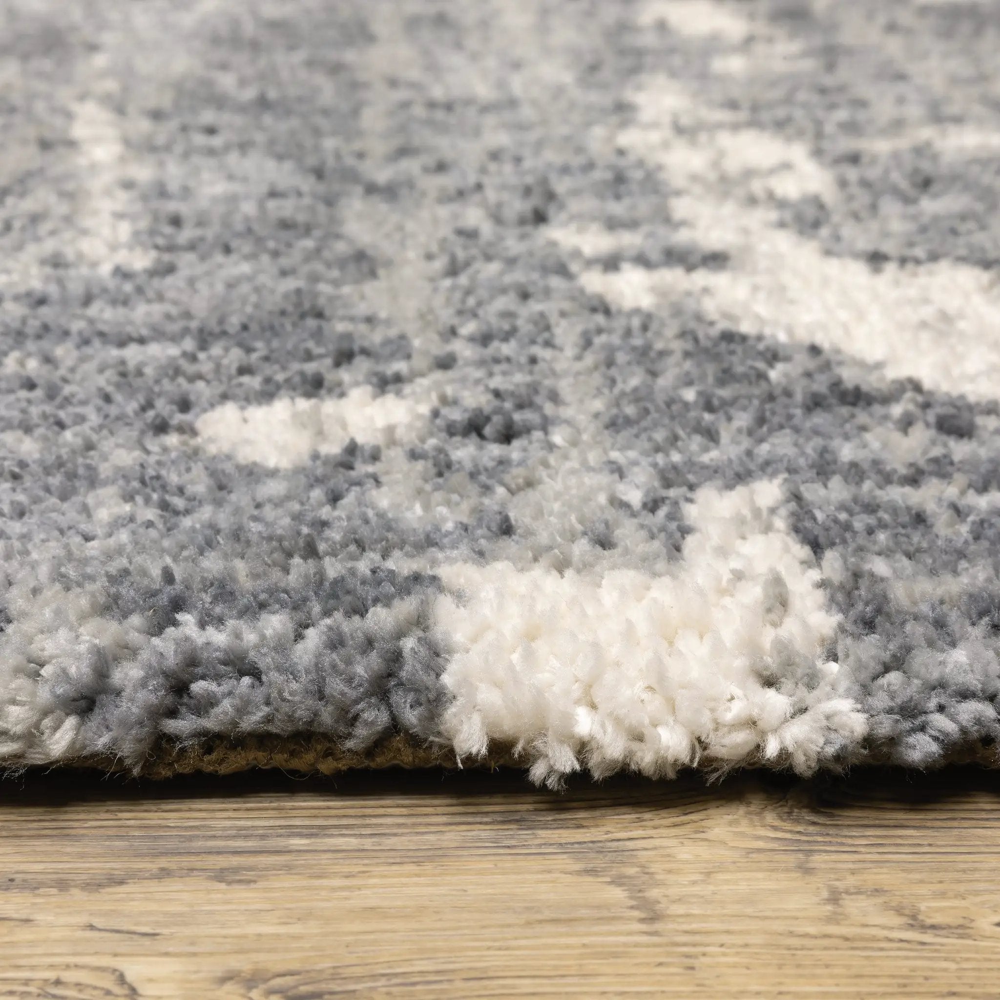 Aspen 003H9 Grey/ Ivory Area Rug by Oriental Weavers