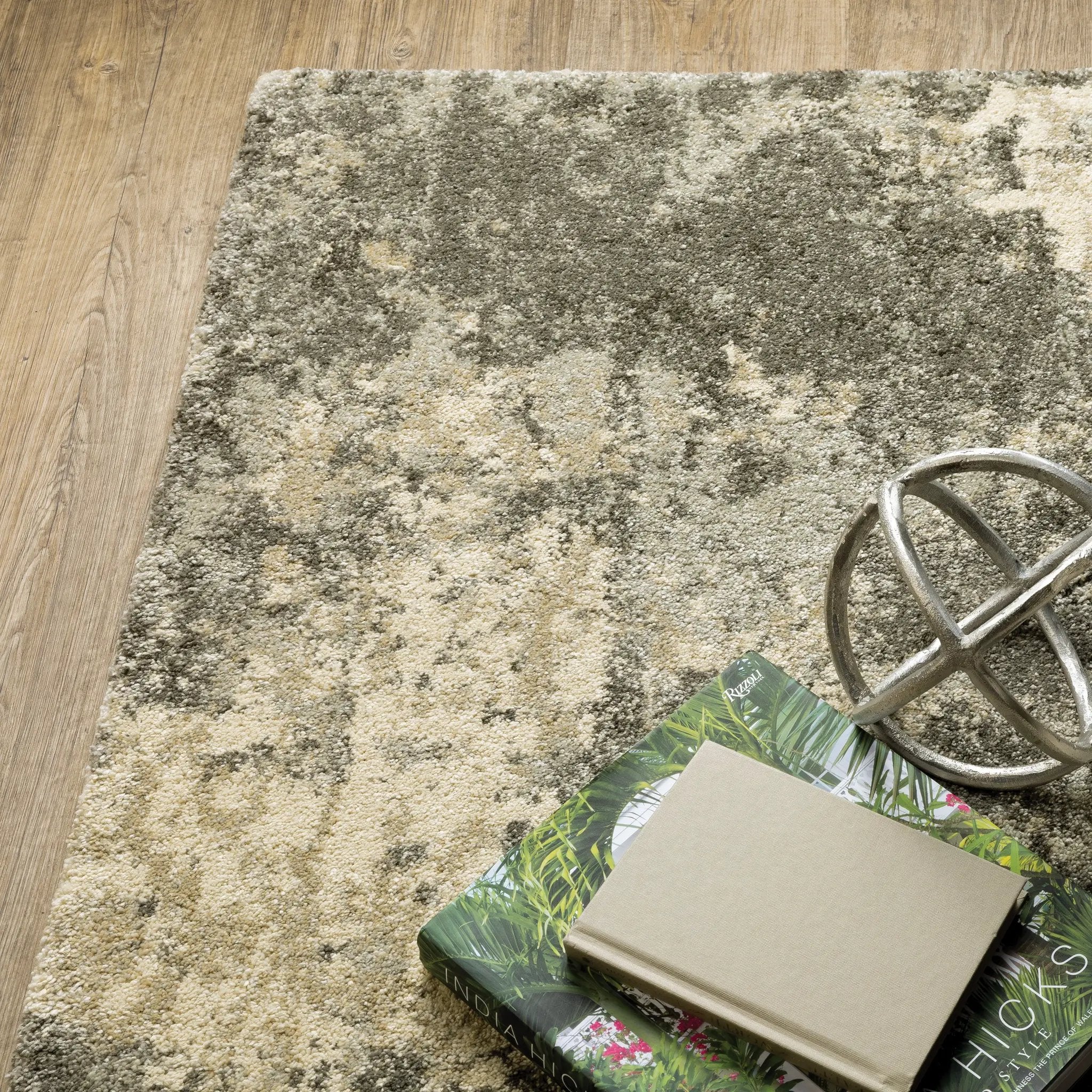 Astor 7150D Grey/ Beige Area Rug by Oriental Weavers