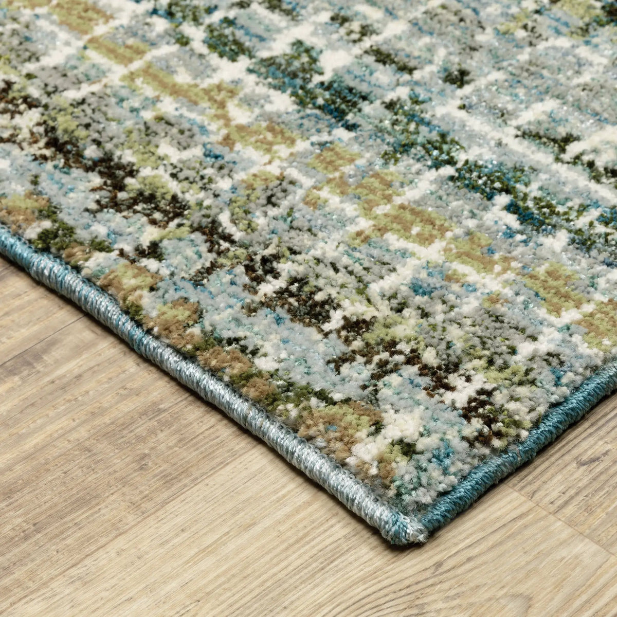 Atlas 747B0 Blue/ Green Area Rug by Oriental Weavers