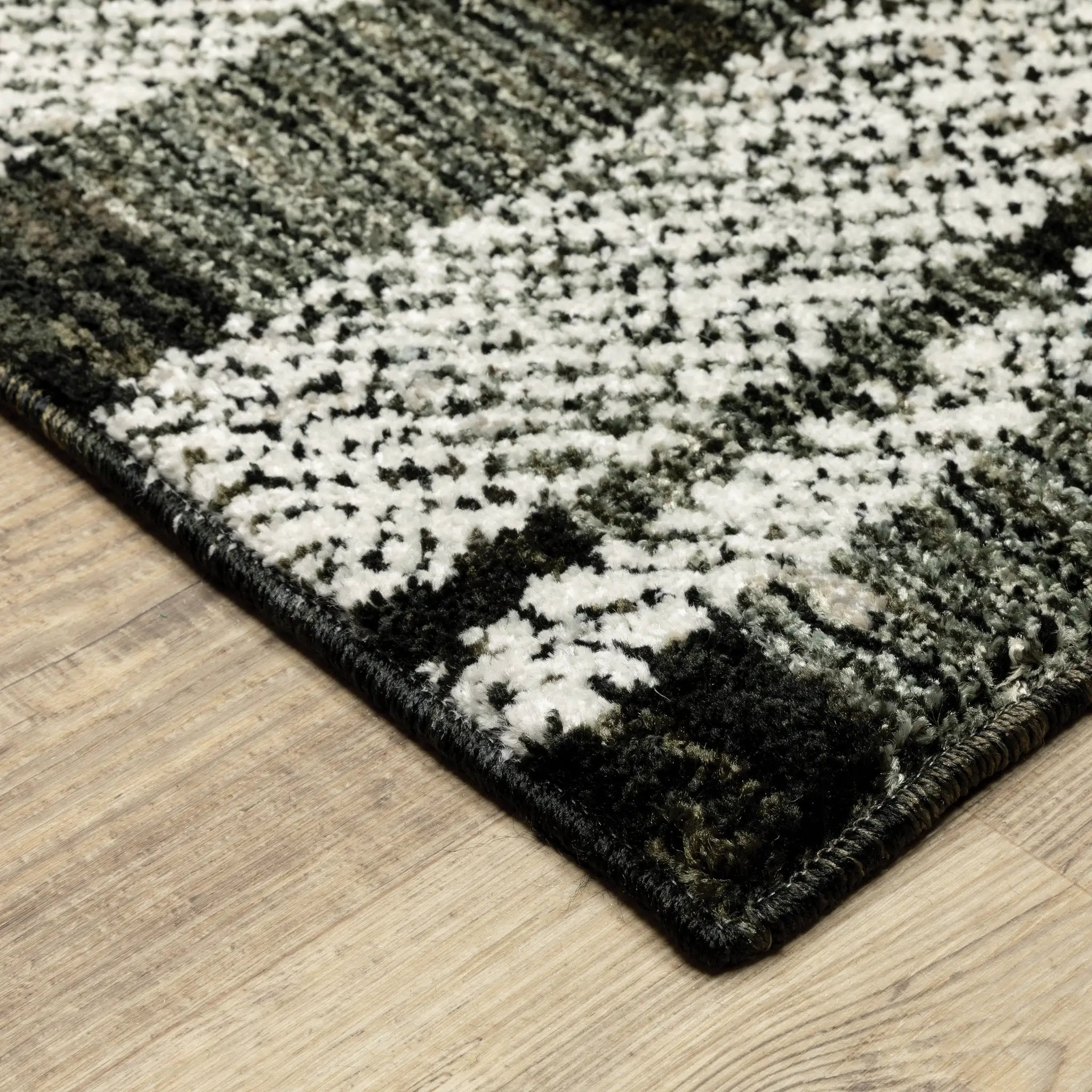 Atlas 752C0 Black/ Grey Area Rug by Oriental Weavers