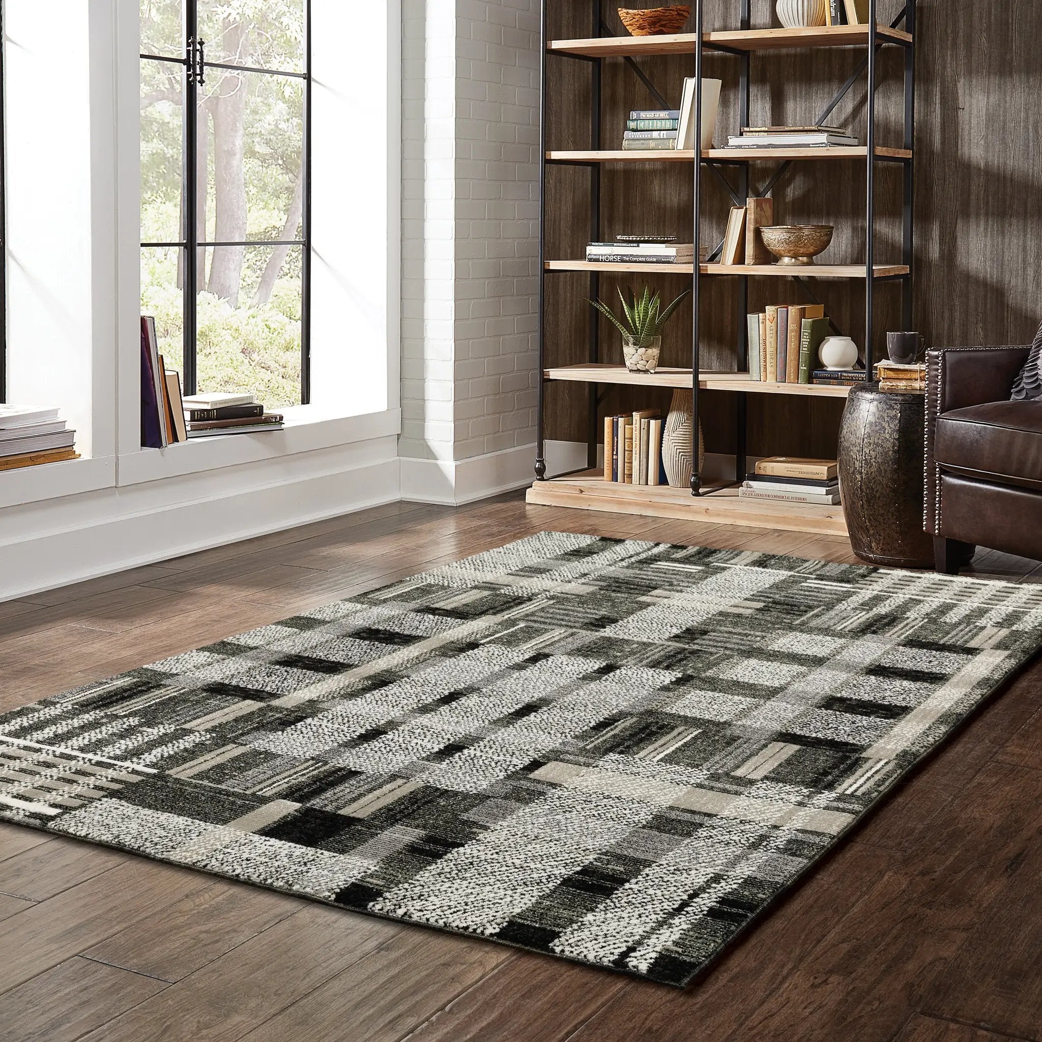 Atlas 752C0 Black/ Grey Area Rug by Oriental Weavers