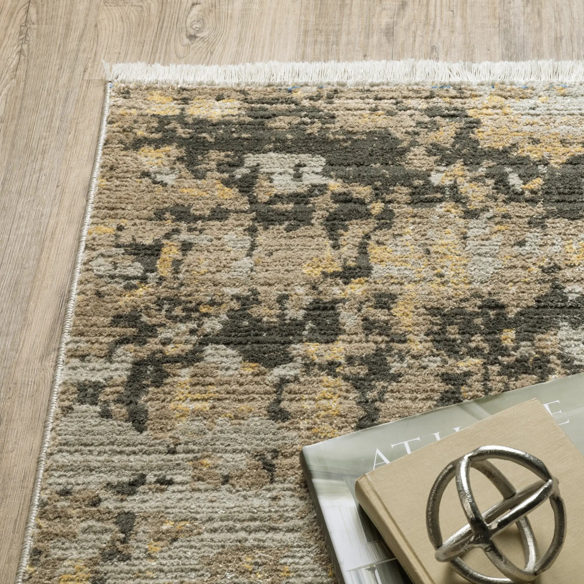 Bauer 2061X Gold/ Black Area Rug by Oriental Weavers