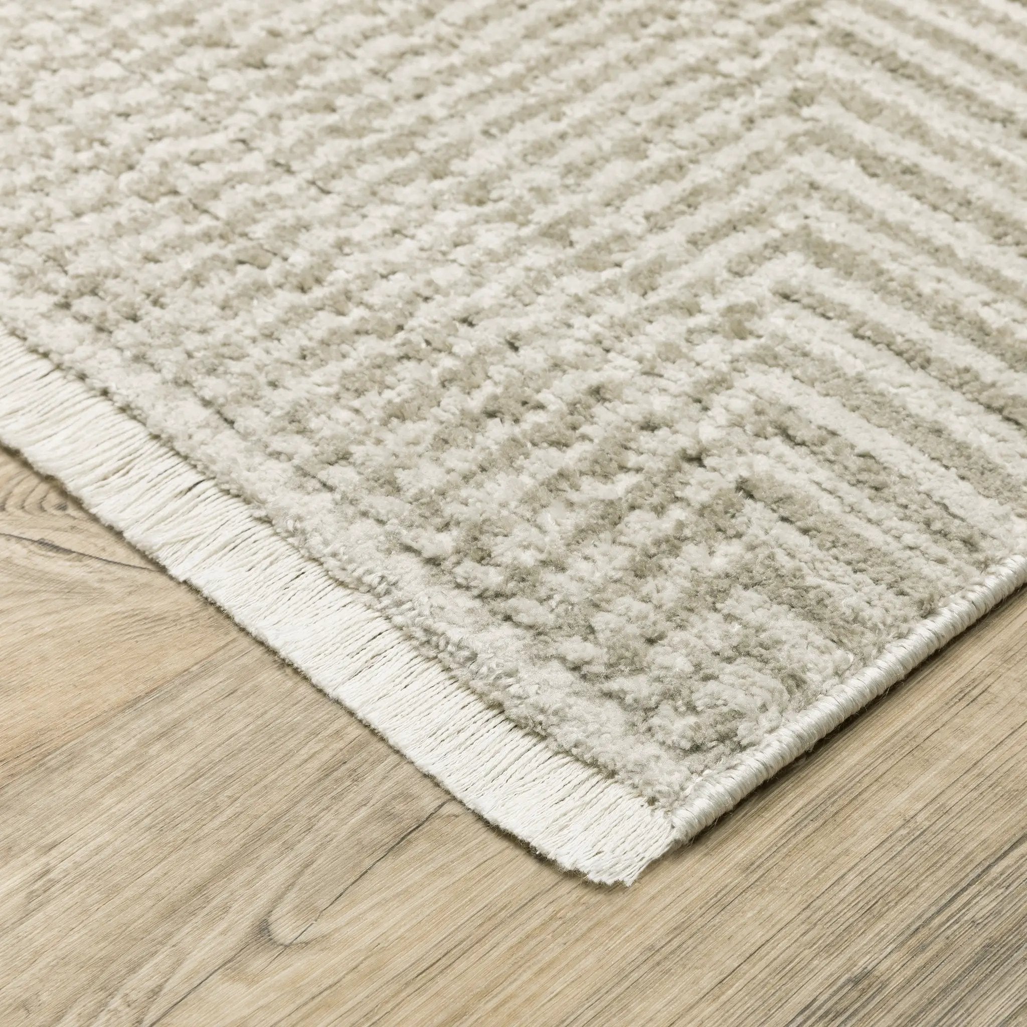 Bauer 4150E Beige/ Ivory Area Rug by Oriental Weavers