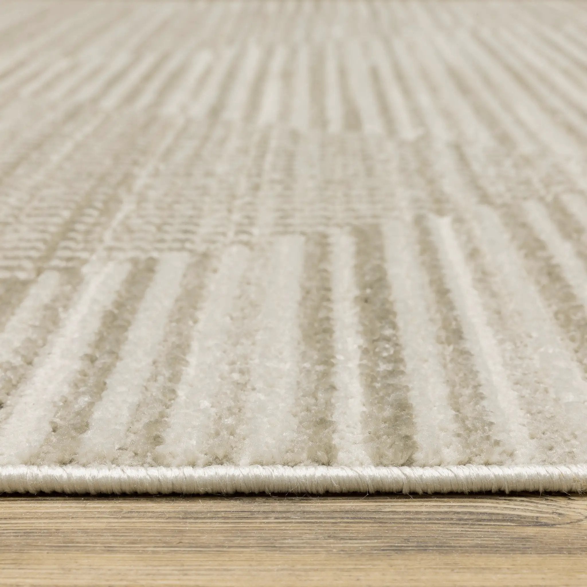 Bauer 4150E Beige/ Ivory Area Rug by Oriental Weavers