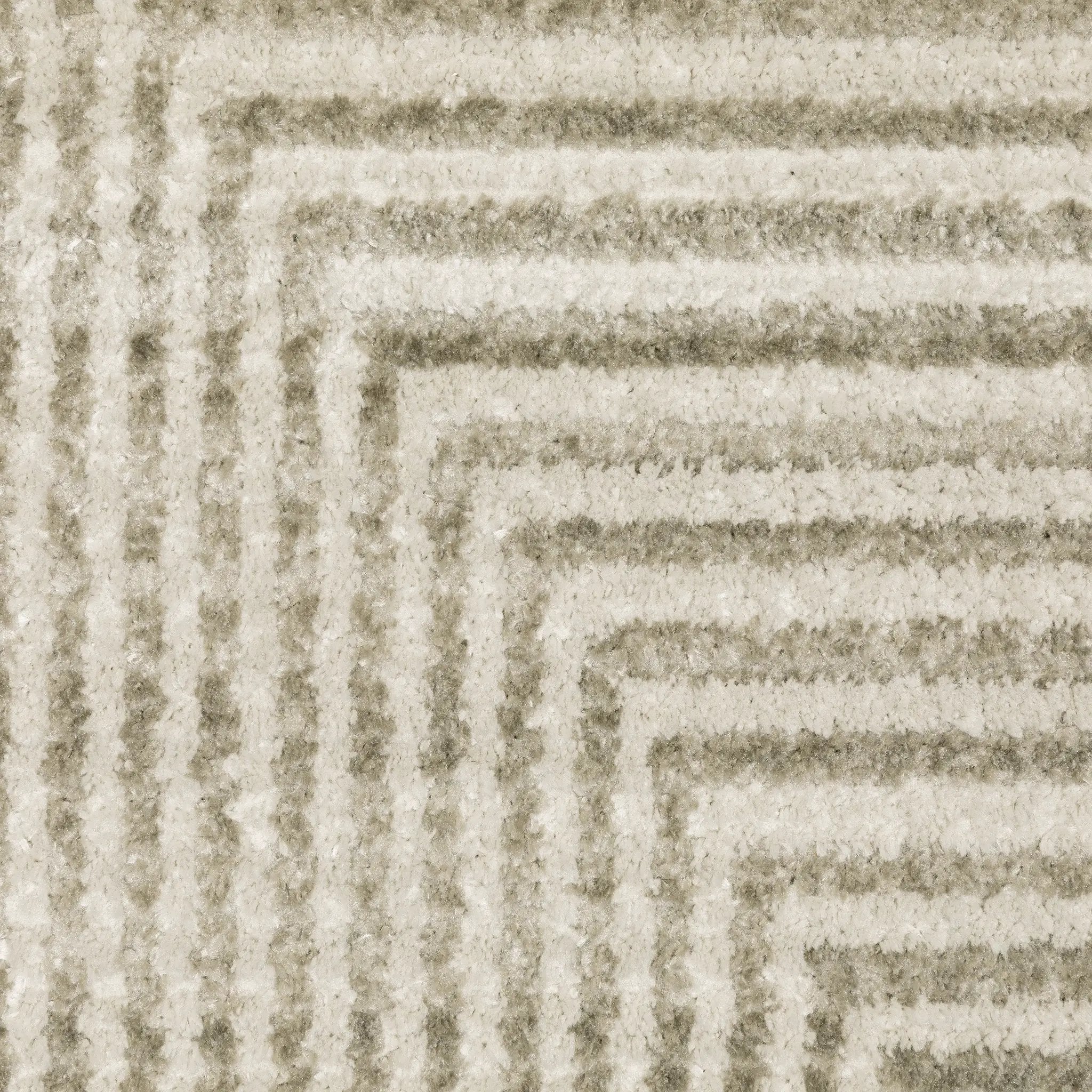 Bauer 4150E Beige/ Ivory Area Rug by Oriental Weavers