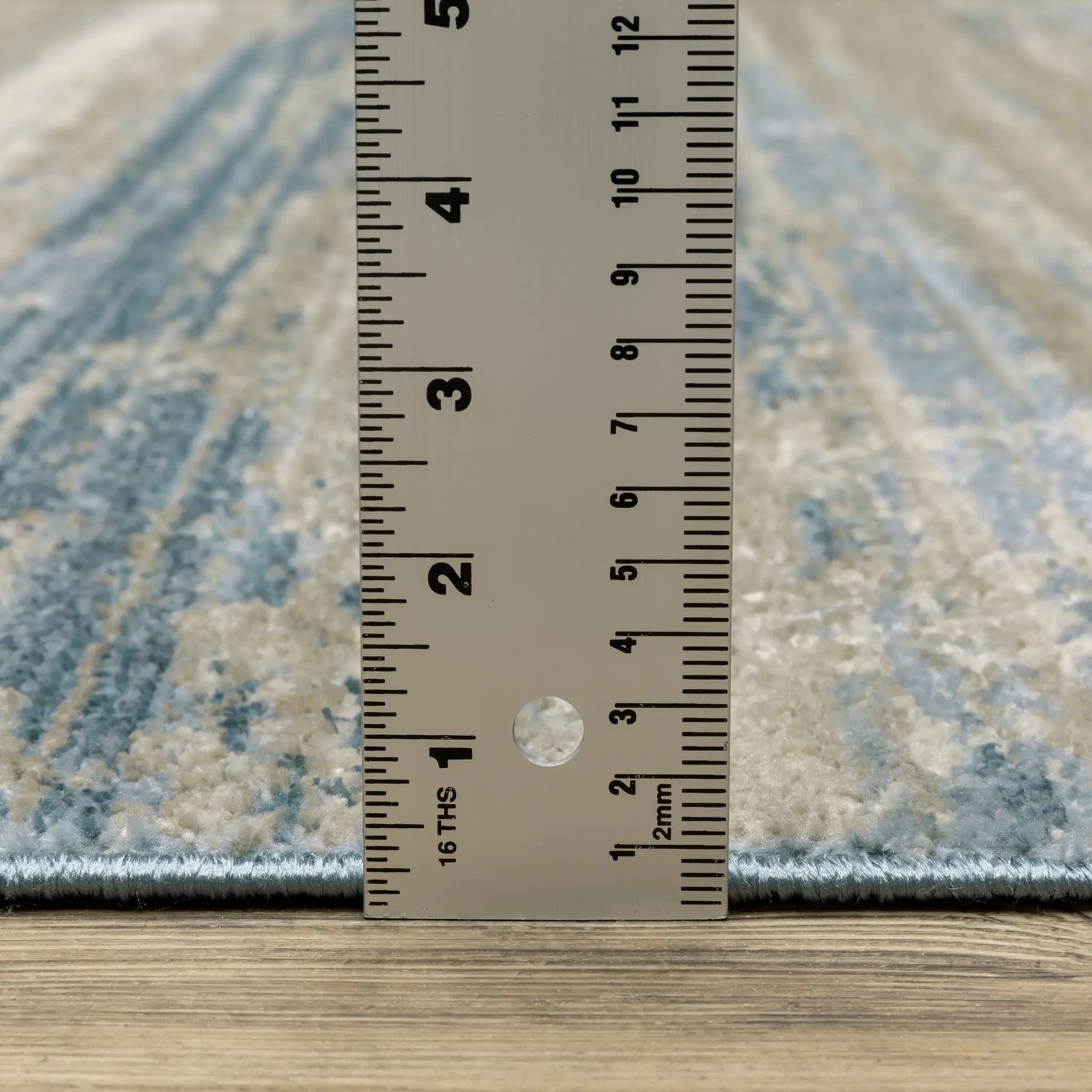 Bauer 042L2 Blue/ Beige Area Rug by Oriental Weavers