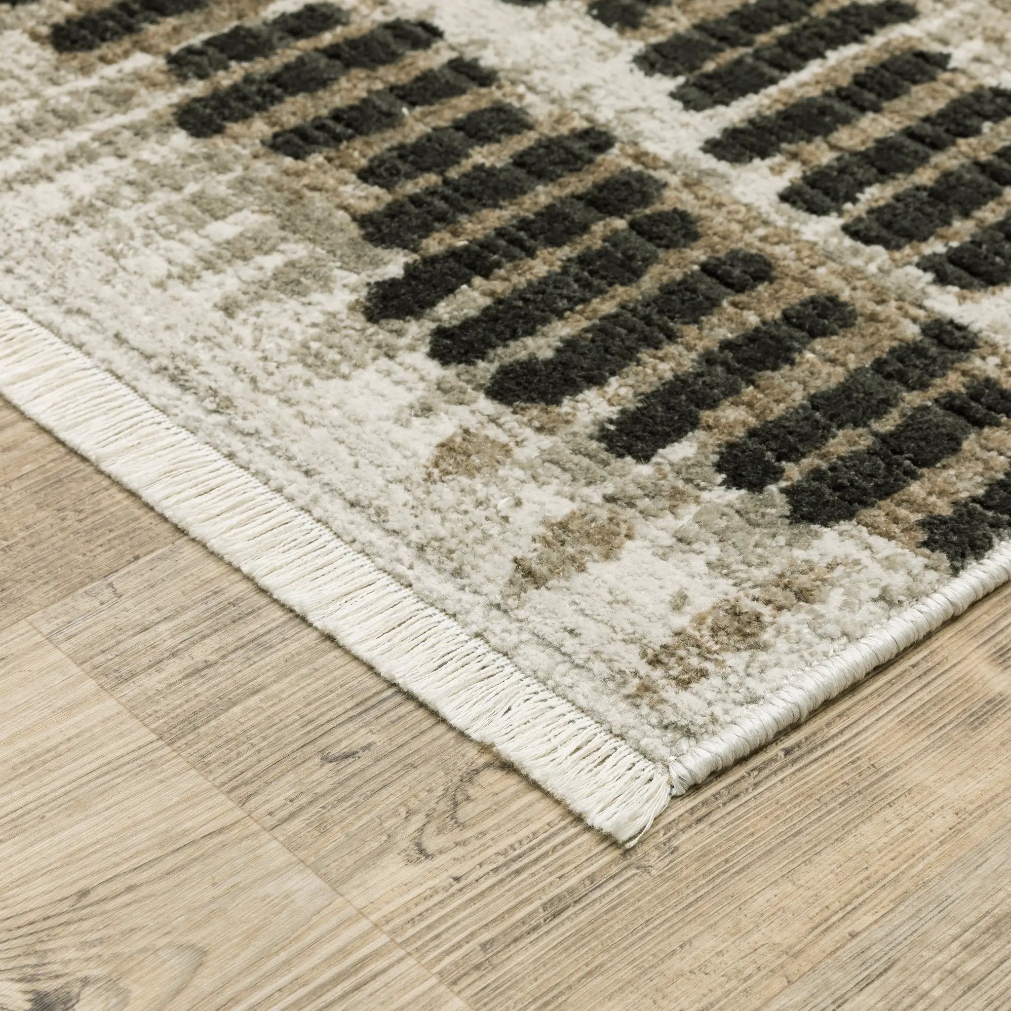 Bauer 8120D Beige/ Charcoal Area Rug by Oriental Weavers