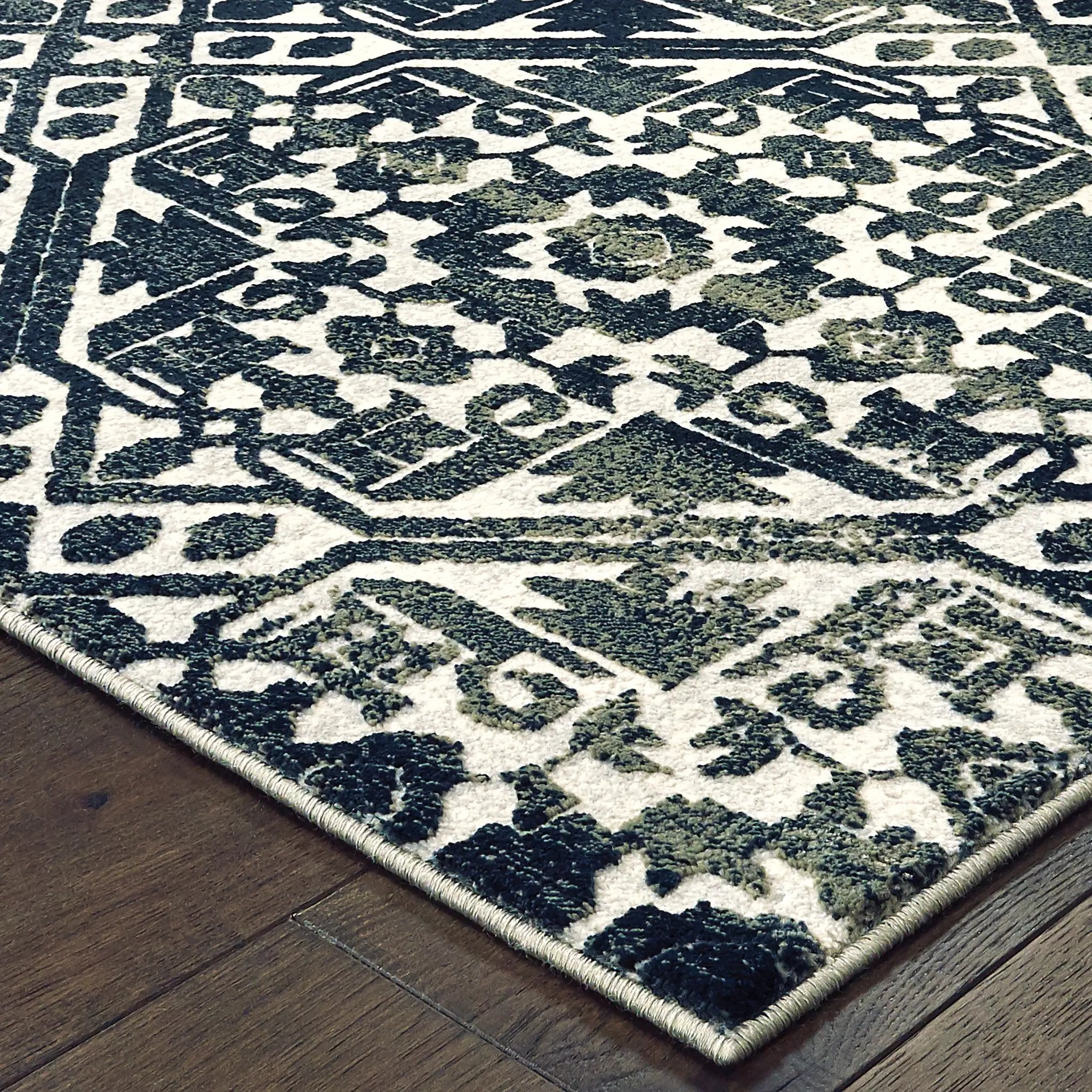 Bowen 5506E Navy/ Ivory Area Rug by Oriental Weavers