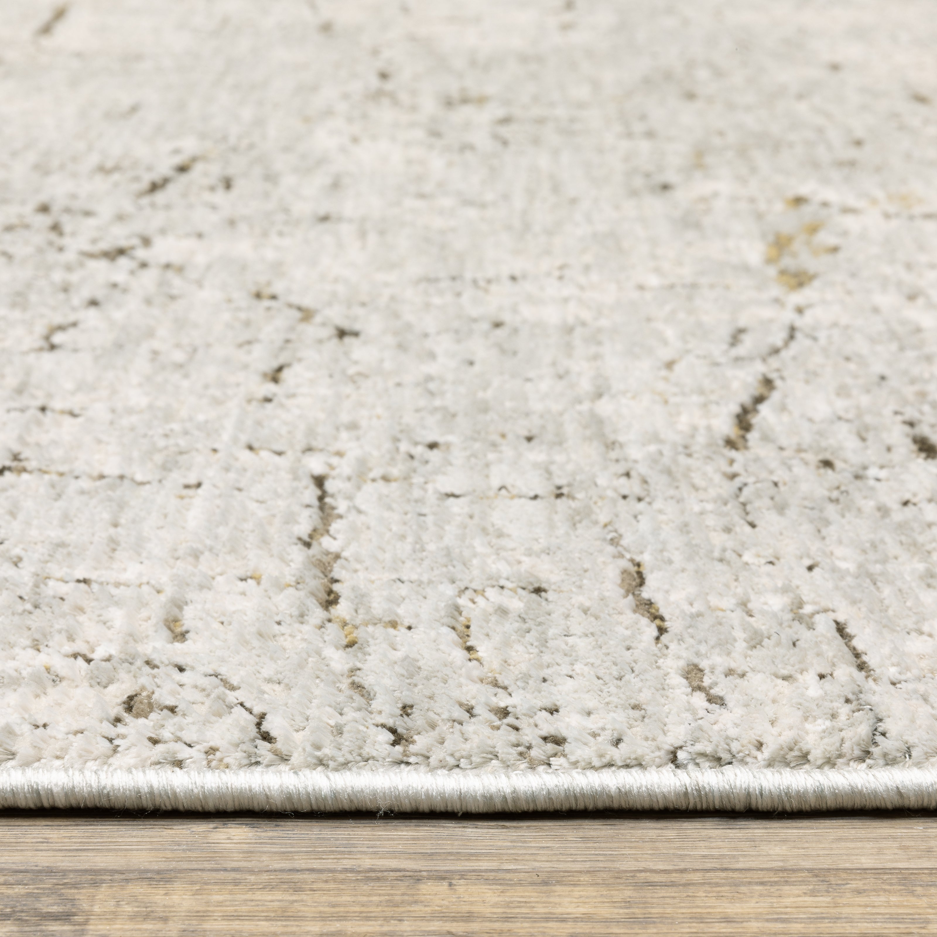 Oriental Weavers Branigan BRG05 soft modern rug featuring abstract pattern in grey/ gold tones