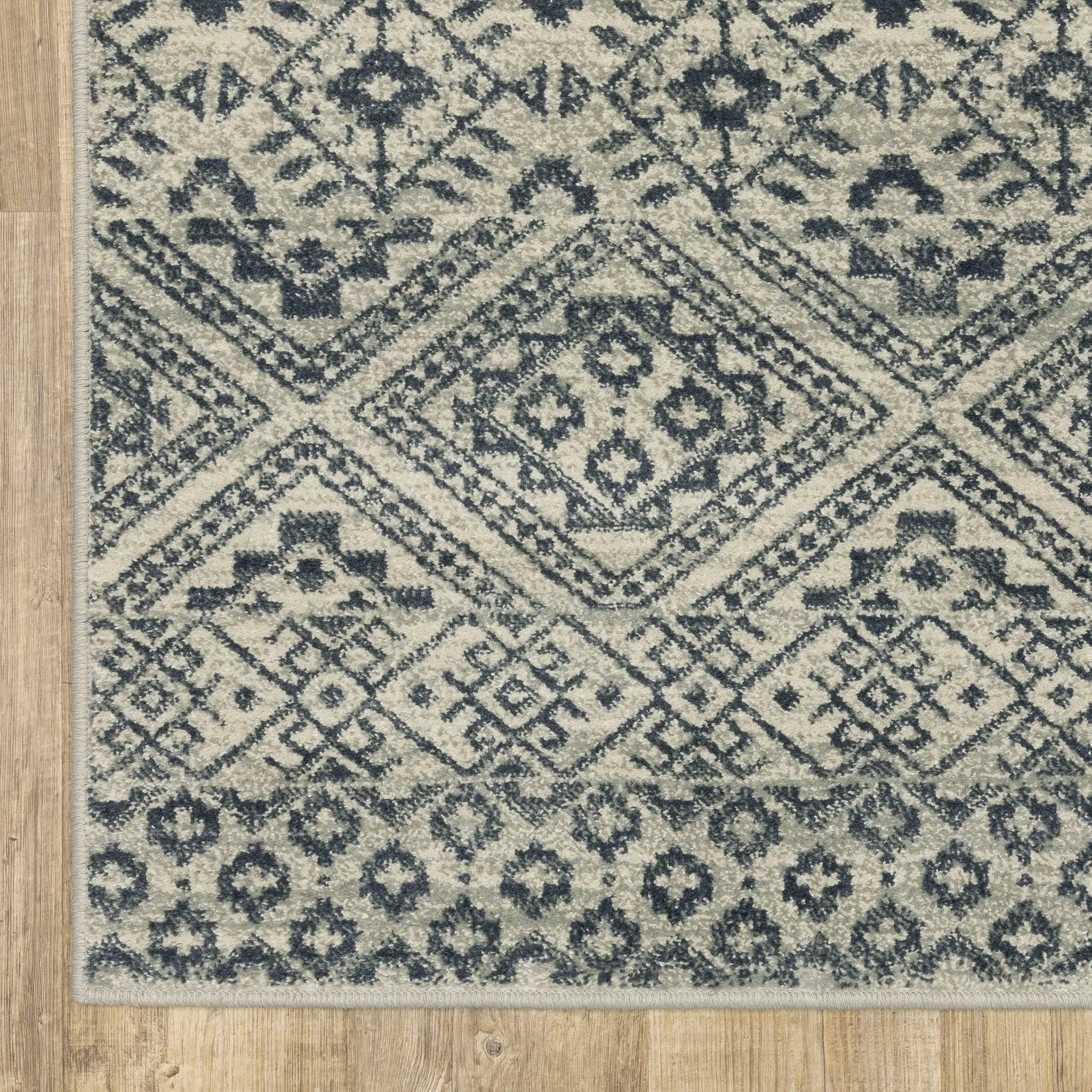 Branson BR02A Blue/ Beige Area Rug by Oriental Weavers