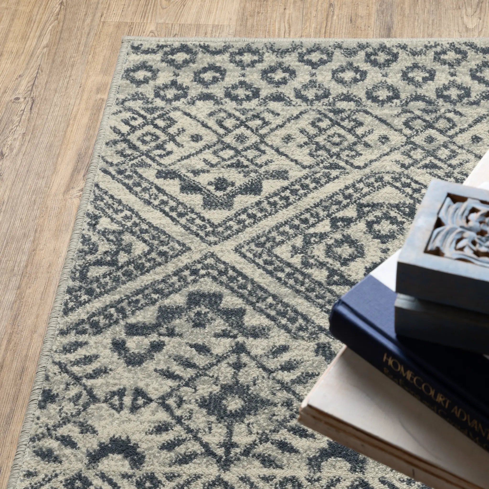 Branson BR02A Blue/ Beige Area Rug by Oriental Weavers